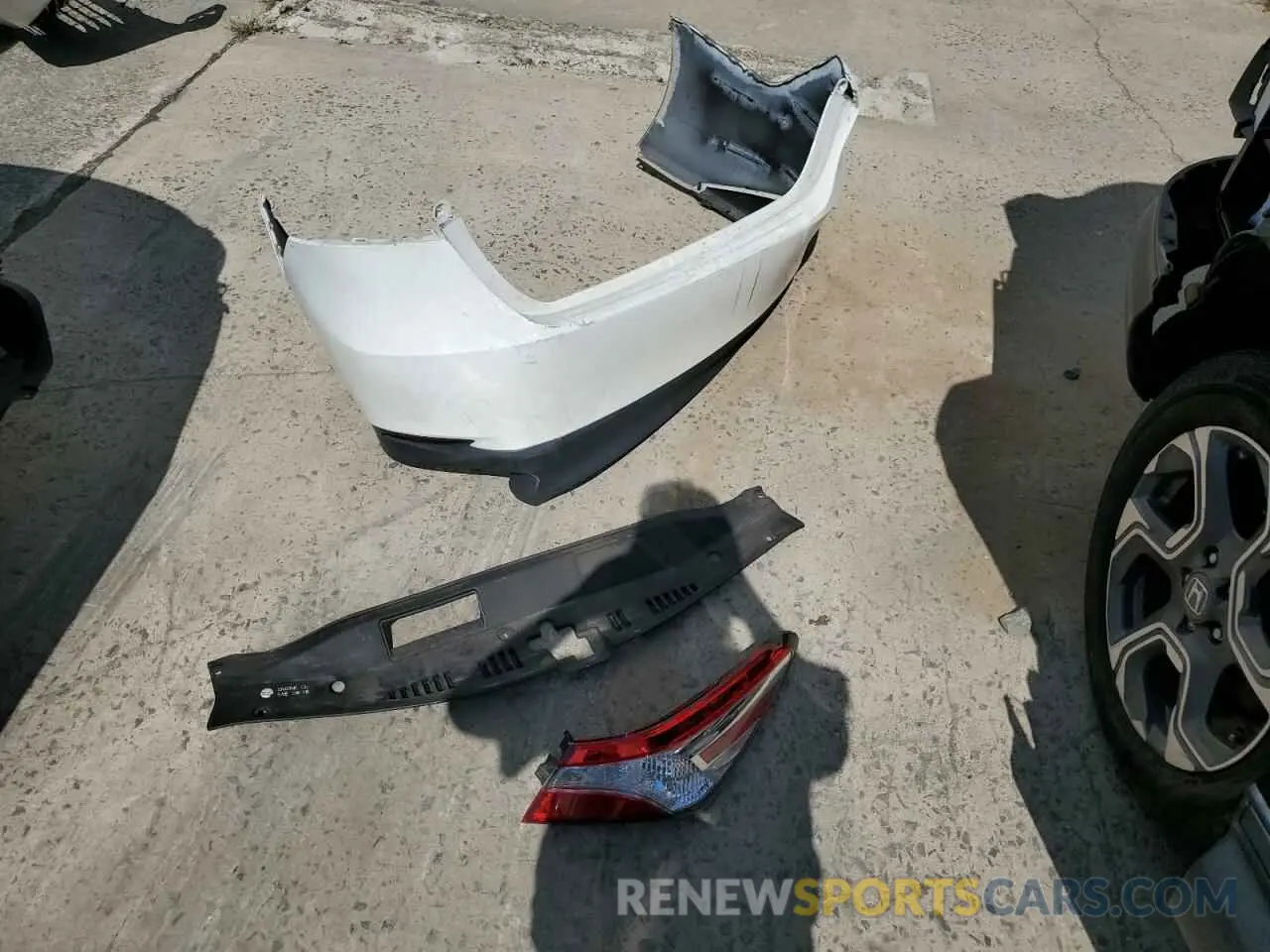 12 Фотография поврежденного автомобиля JTNB11HK5K3082984 TOYOTA CAMRY 2019