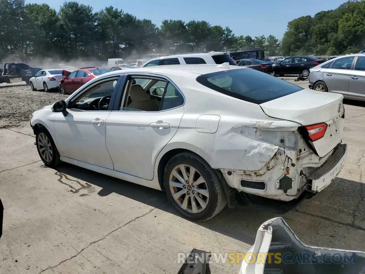 2 Фотография поврежденного автомобиля JTNB11HK5K3082984 TOYOTA CAMRY 2019