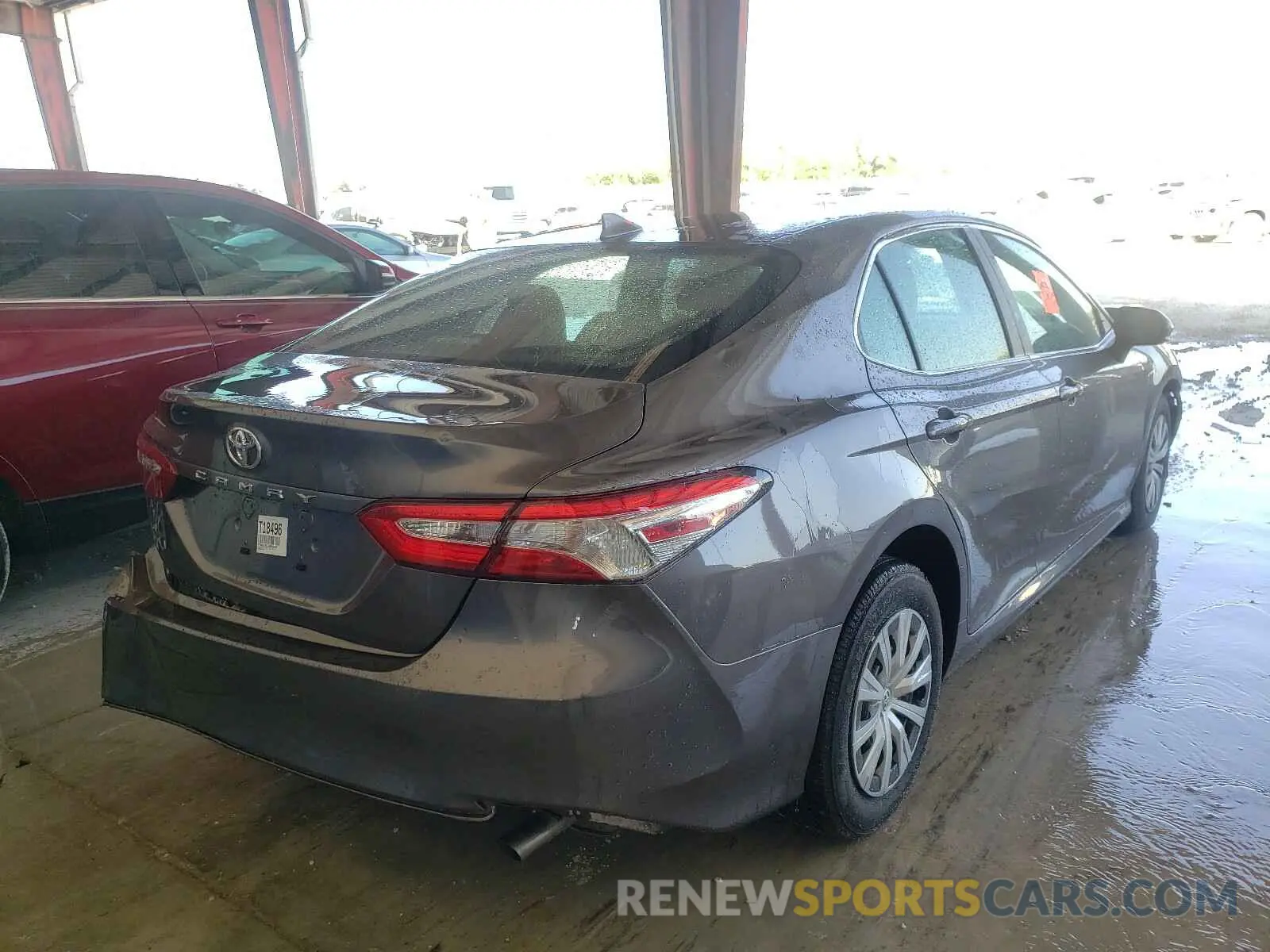 4 Photograph of a damaged car 4T1A11AK1LU886443 TOYOTA CAMRY 2020