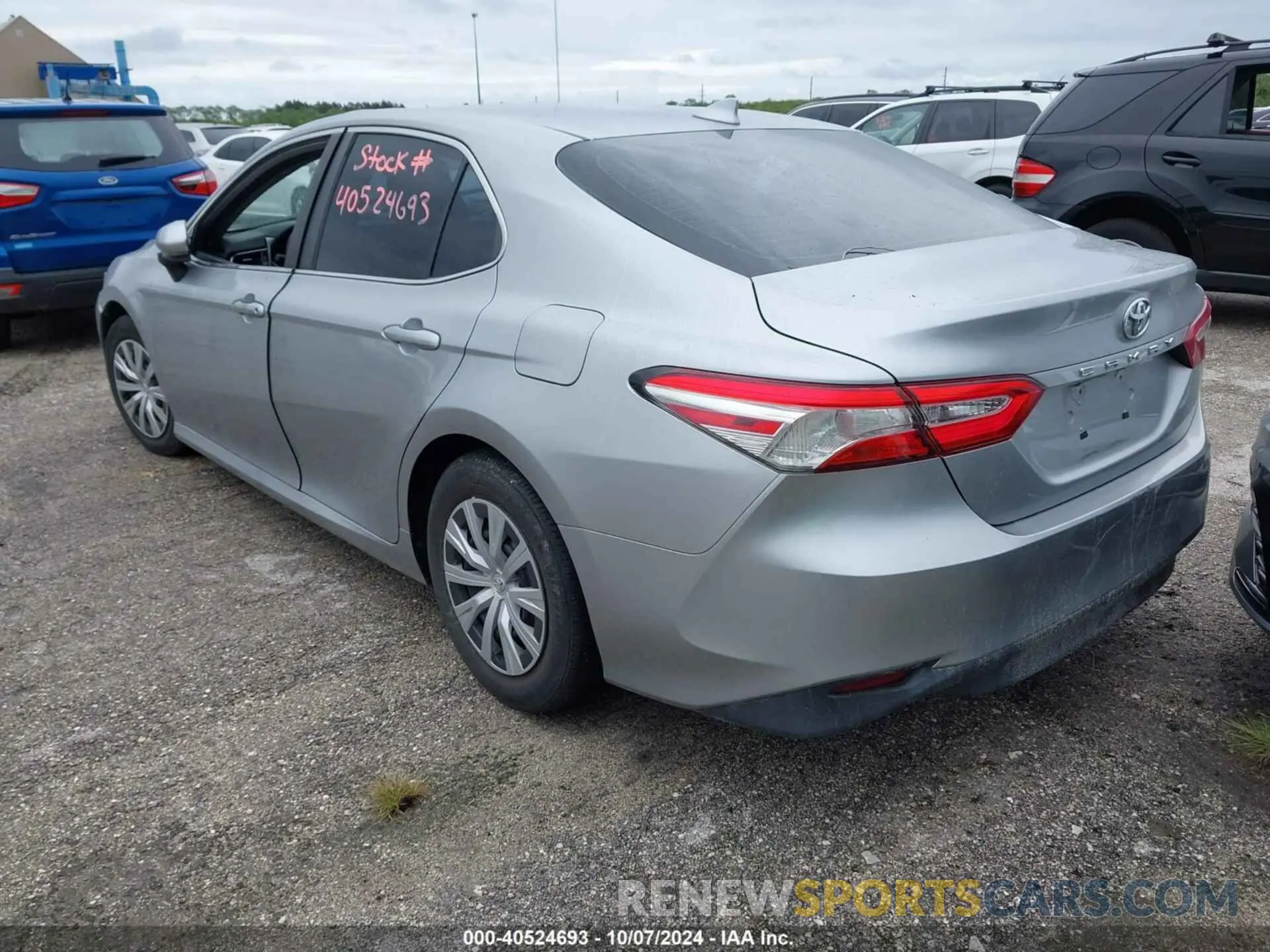 3 Photograph of a damaged car 4T1A11AK8LU989052 TOYOTA CAMRY 2020