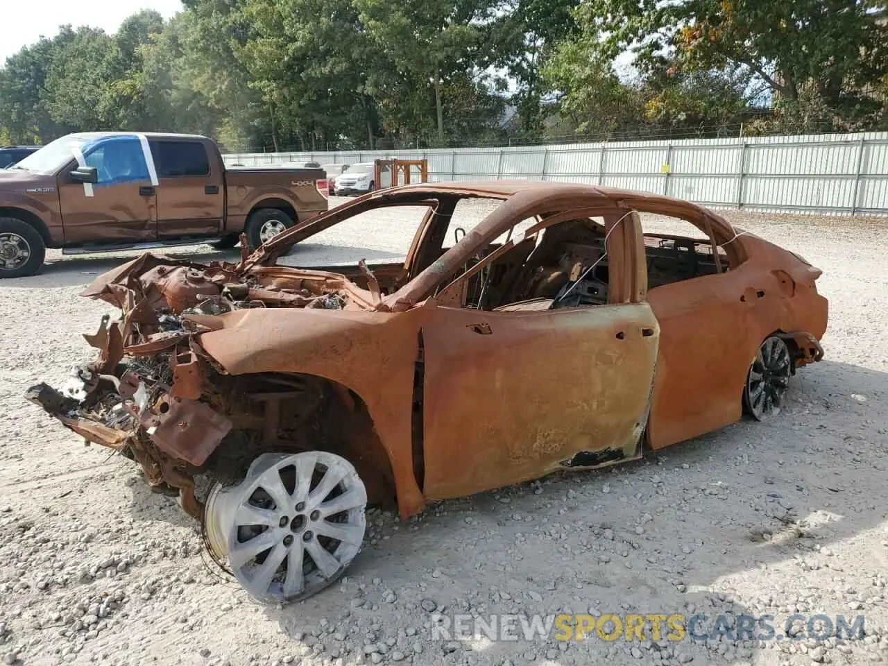 1 Photograph of a damaged car 4T1C11AK0LU360930 TOYOTA CAMRY 2020