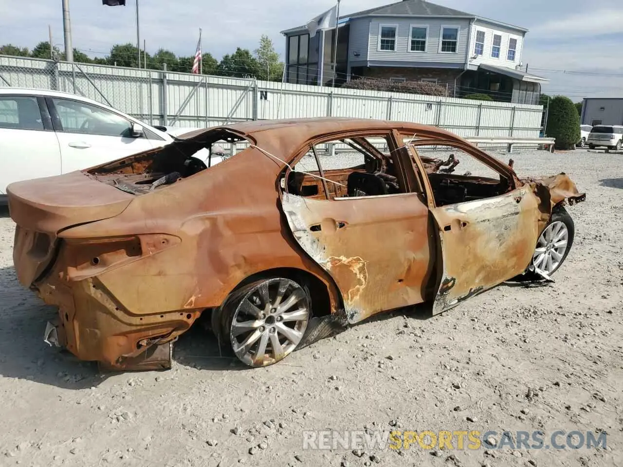 3 Photograph of a damaged car 4T1C11AK0LU360930 TOYOTA CAMRY 2020