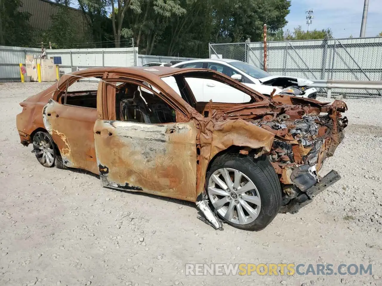 4 Photograph of a damaged car 4T1C11AK0LU360930 TOYOTA CAMRY 2020