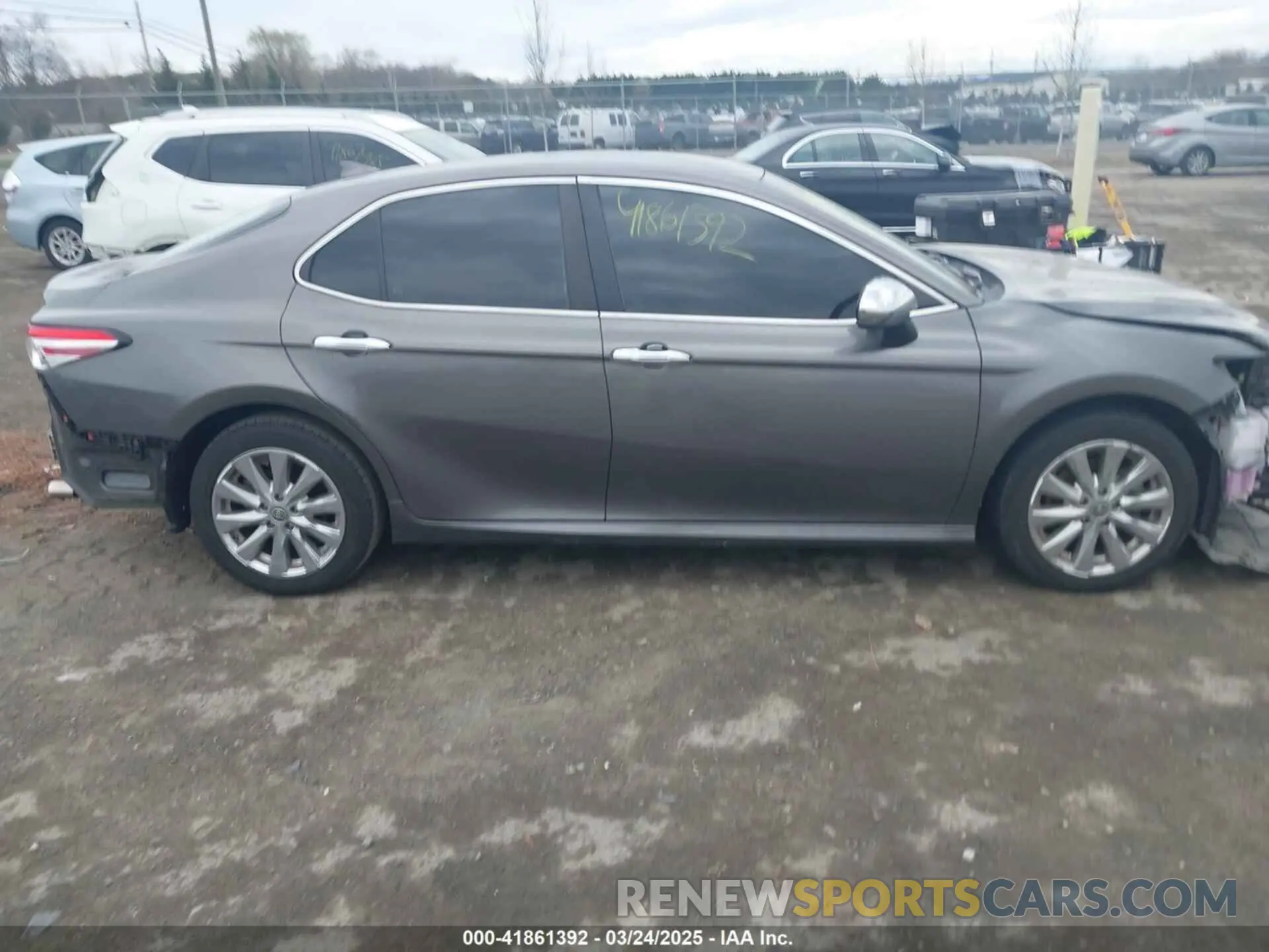 13 Photograph of a damaged car 4T1C11AK0LU400052 TOYOTA CAMRY 2020