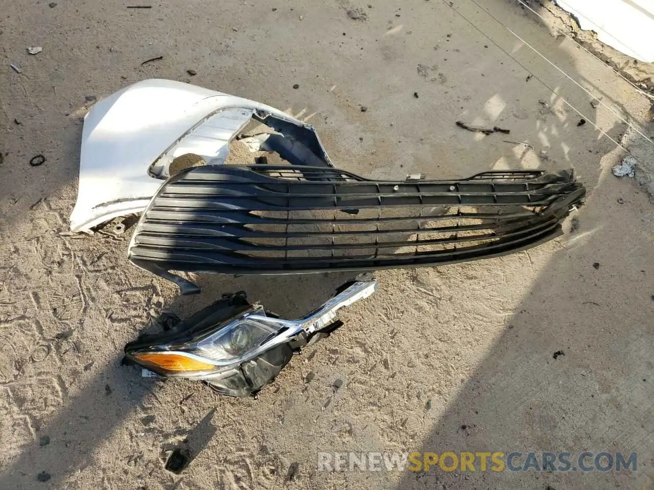 12 Photograph of a damaged car 4T1C11AK0LU858044 TOYOTA CAMRY 2020