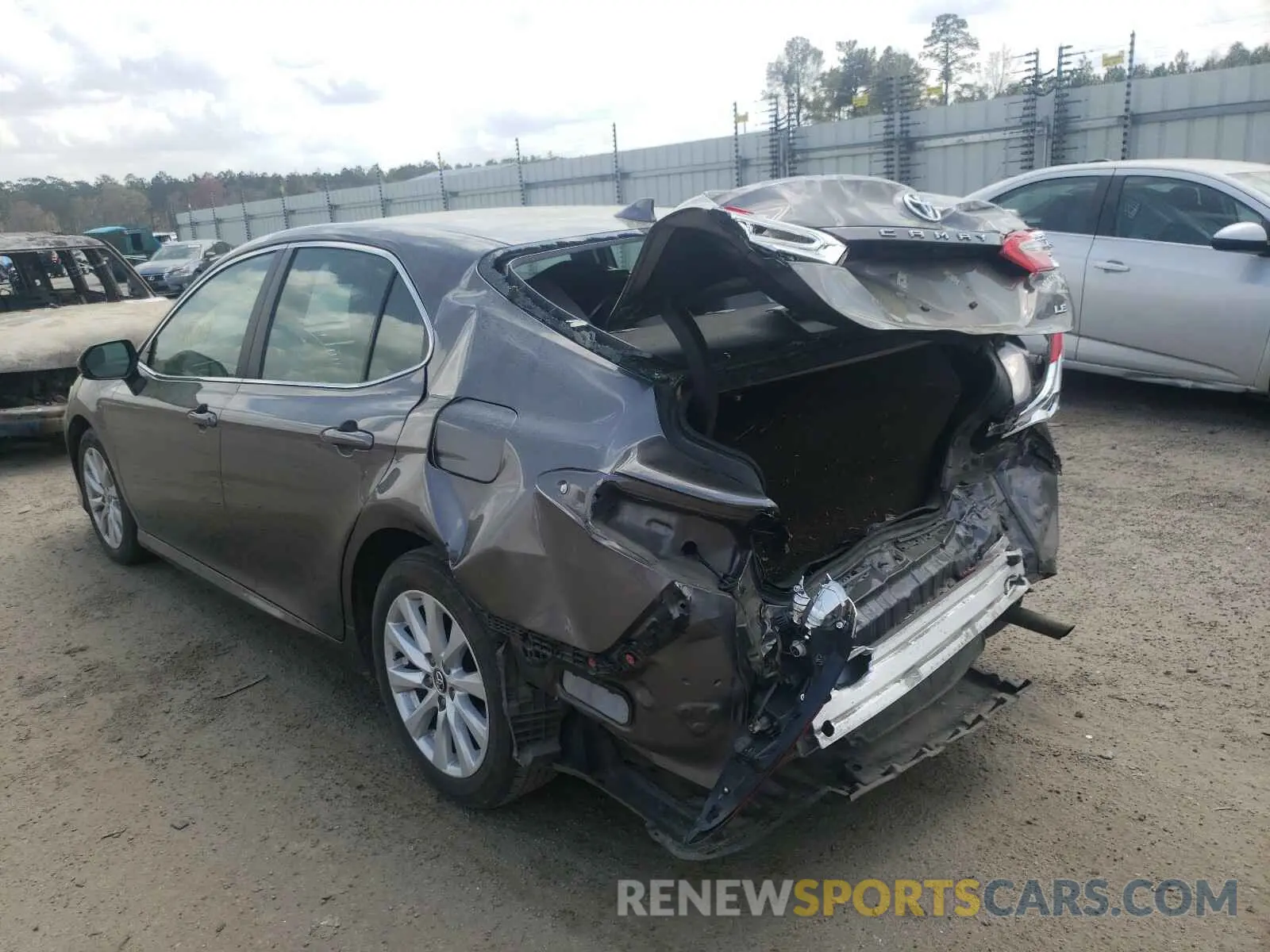 3 Photograph of a damaged car 4T1C11AK0LU912720 TOYOTA CAMRY 2020