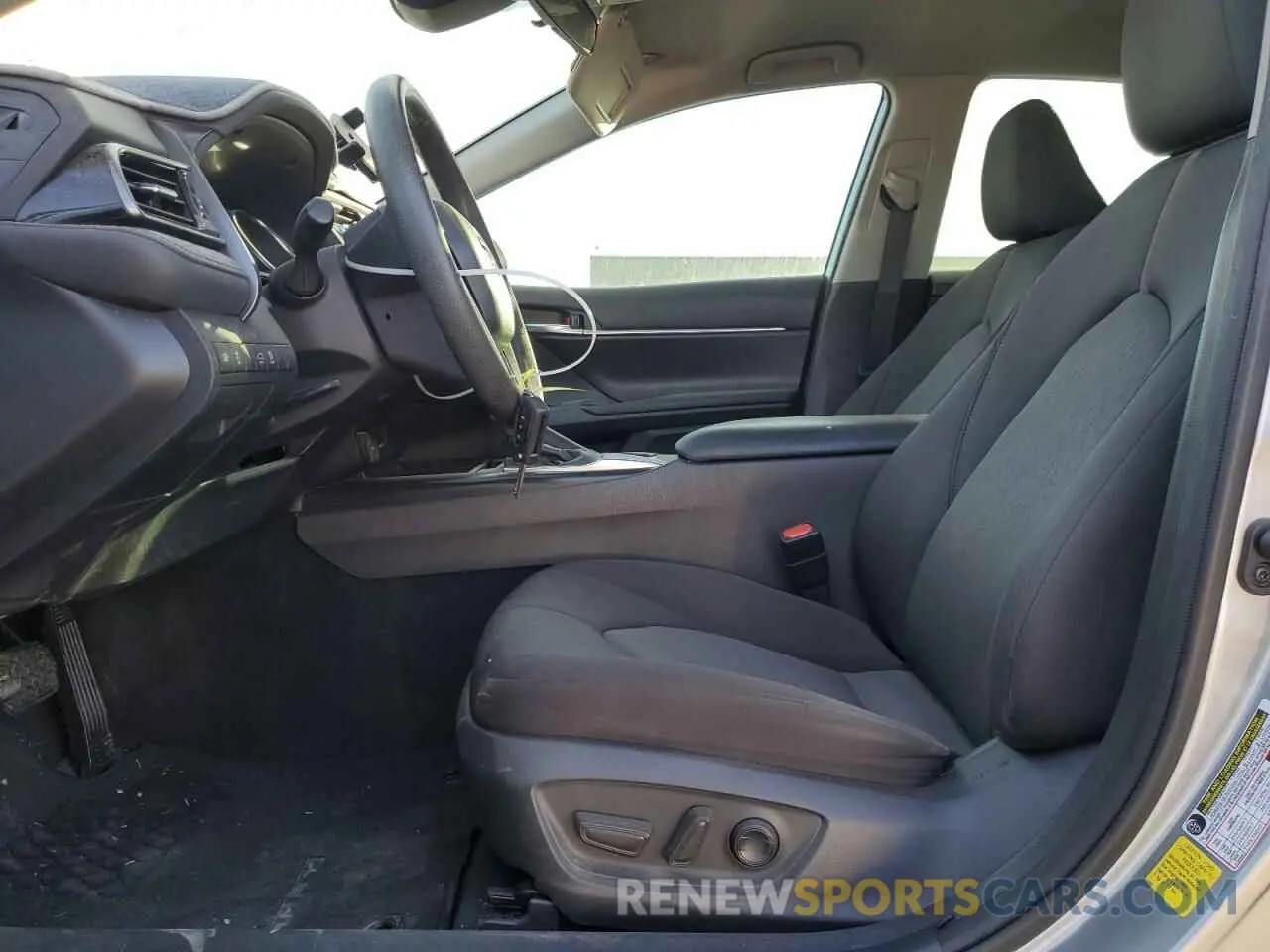 7 Photograph of a damaged car 4T1C11AK0LU963716 TOYOTA CAMRY 2020