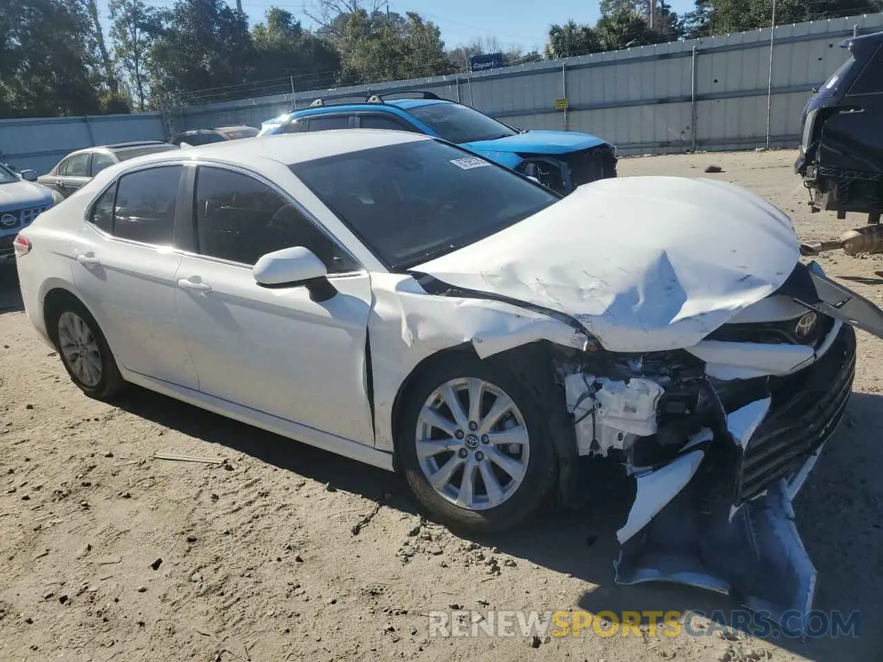 4 Фотография поврежденного автомобиля 4T1C11AK0LU989281 TOYOTA CAMRY 2020