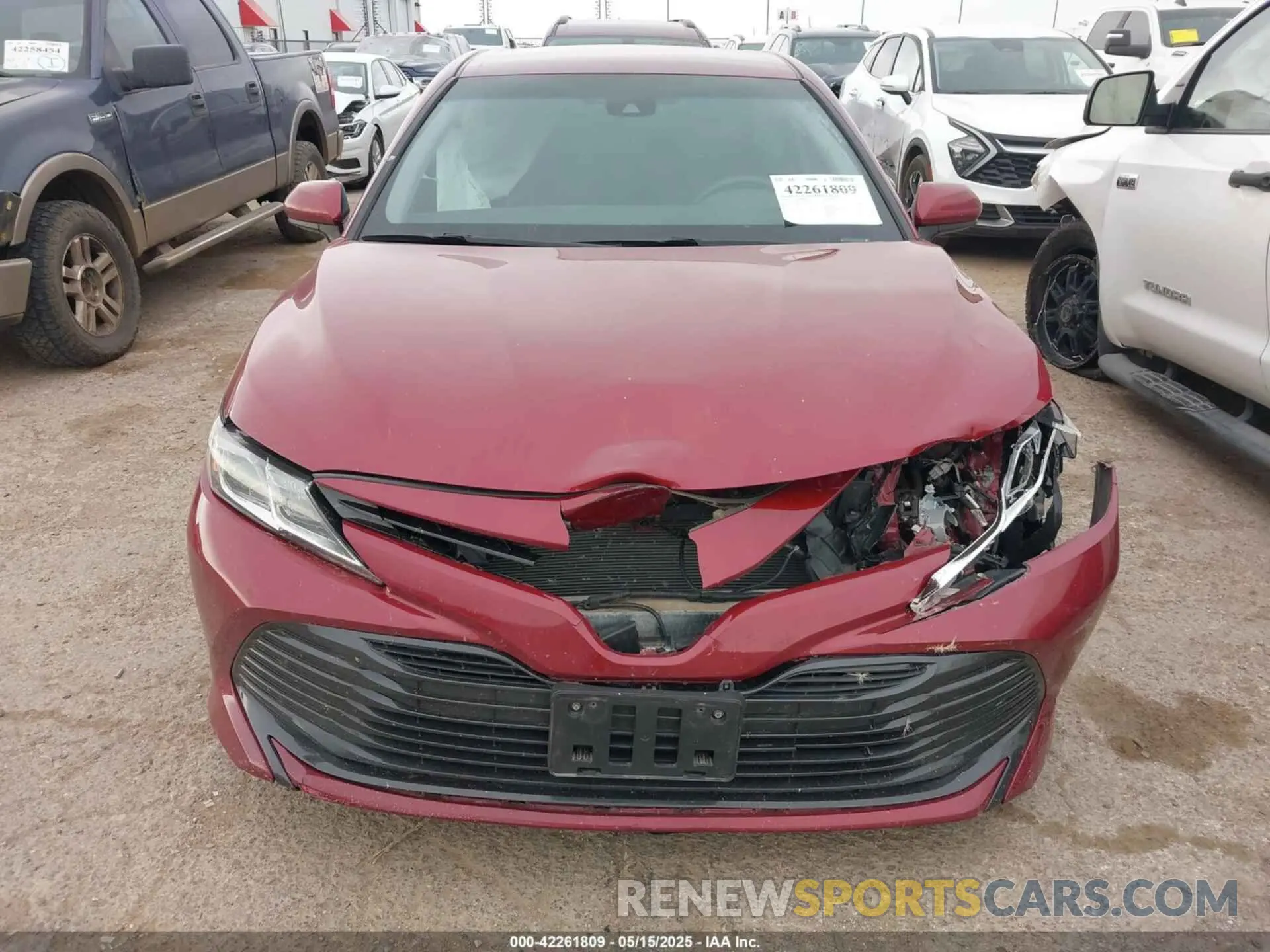 12 Photograph of a damaged car 4T1C11AK1LU329234 TOYOTA CAMRY 2020