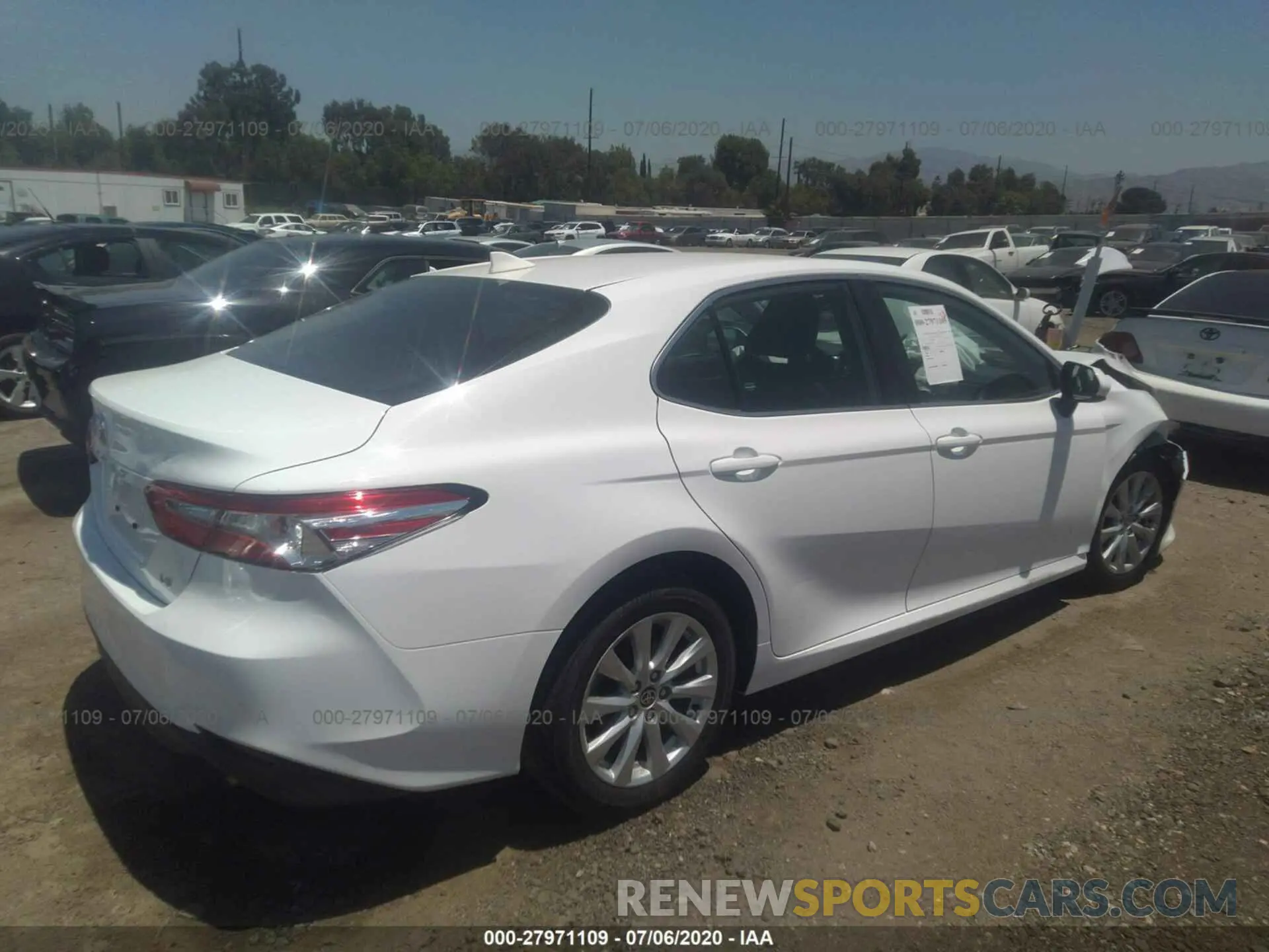 4 Photograph of a damaged car 4T1C11AK1LU364176 TOYOTA CAMRY 2020