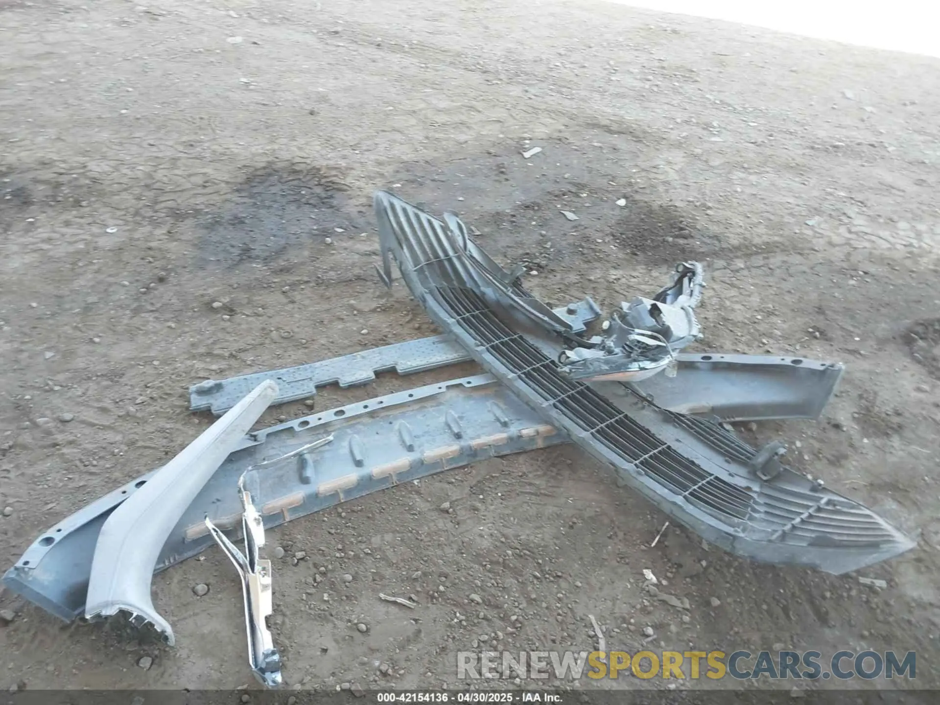 12 Photograph of a damaged car 4T1C11AK1LU366915 TOYOTA CAMRY 2020