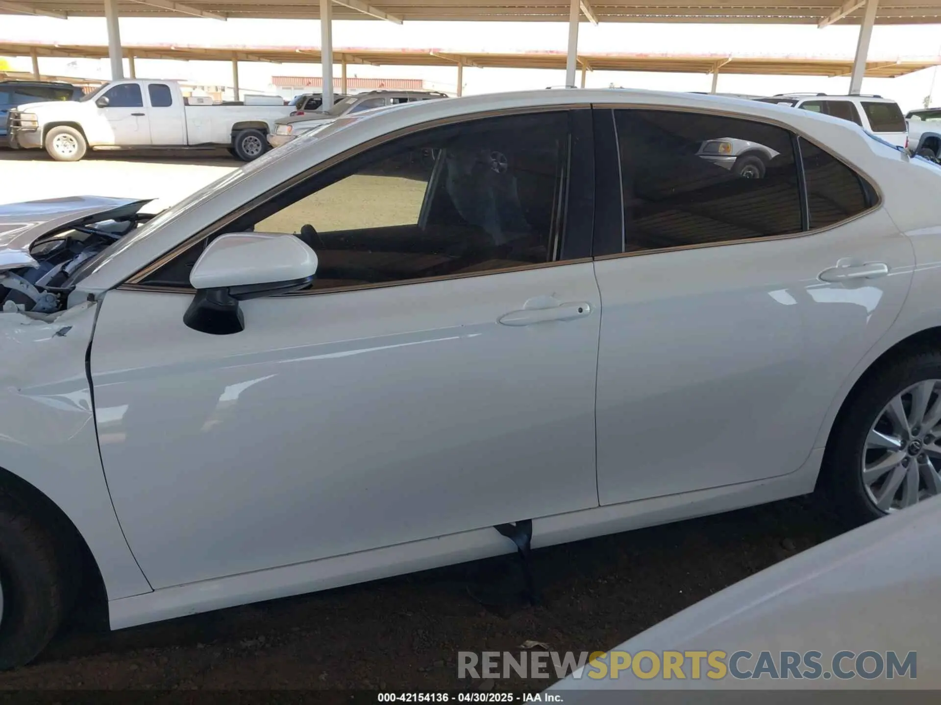 15 Photograph of a damaged car 4T1C11AK1LU366915 TOYOTA CAMRY 2020