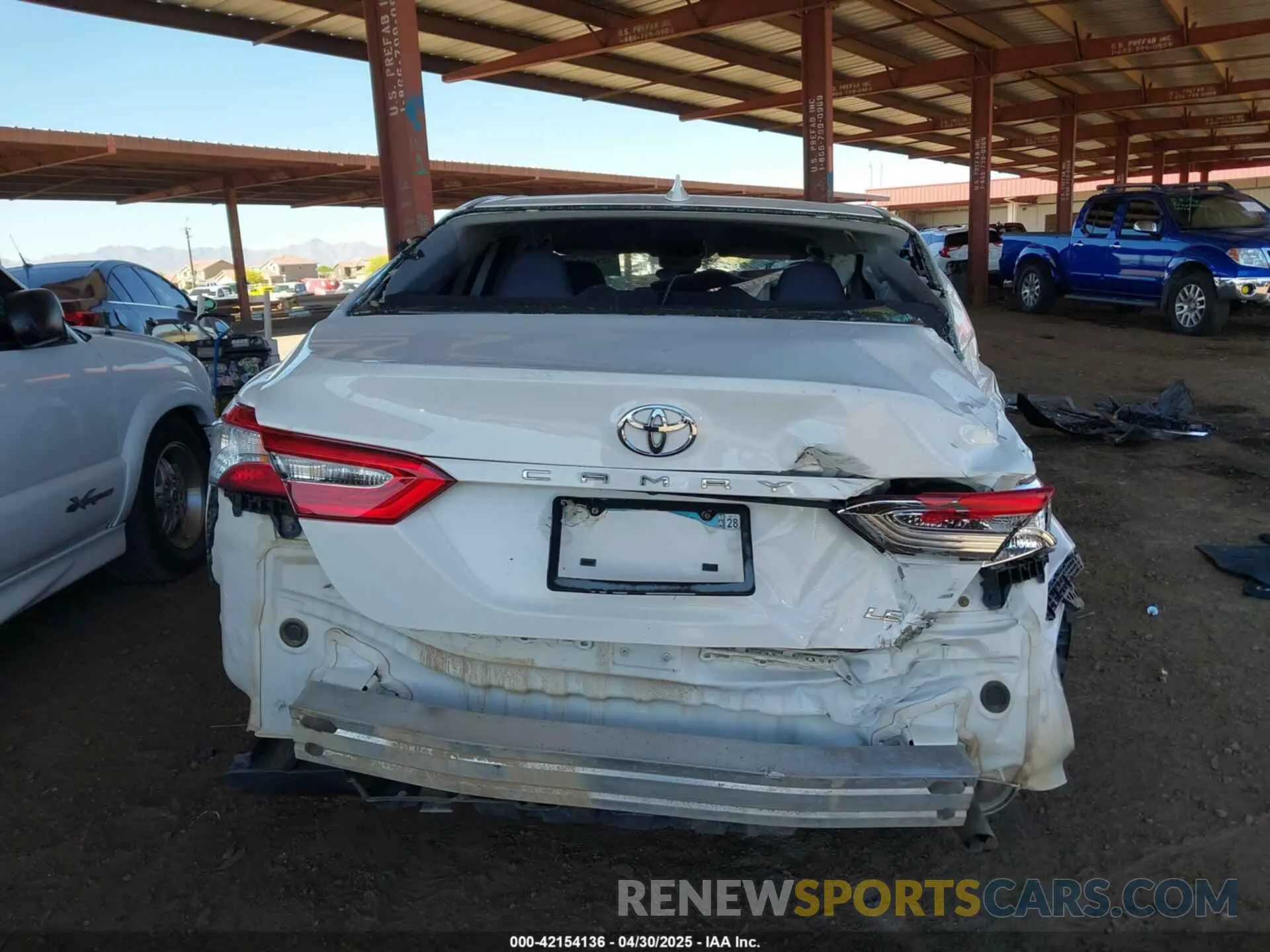 17 Photograph of a damaged car 4T1C11AK1LU366915 TOYOTA CAMRY 2020