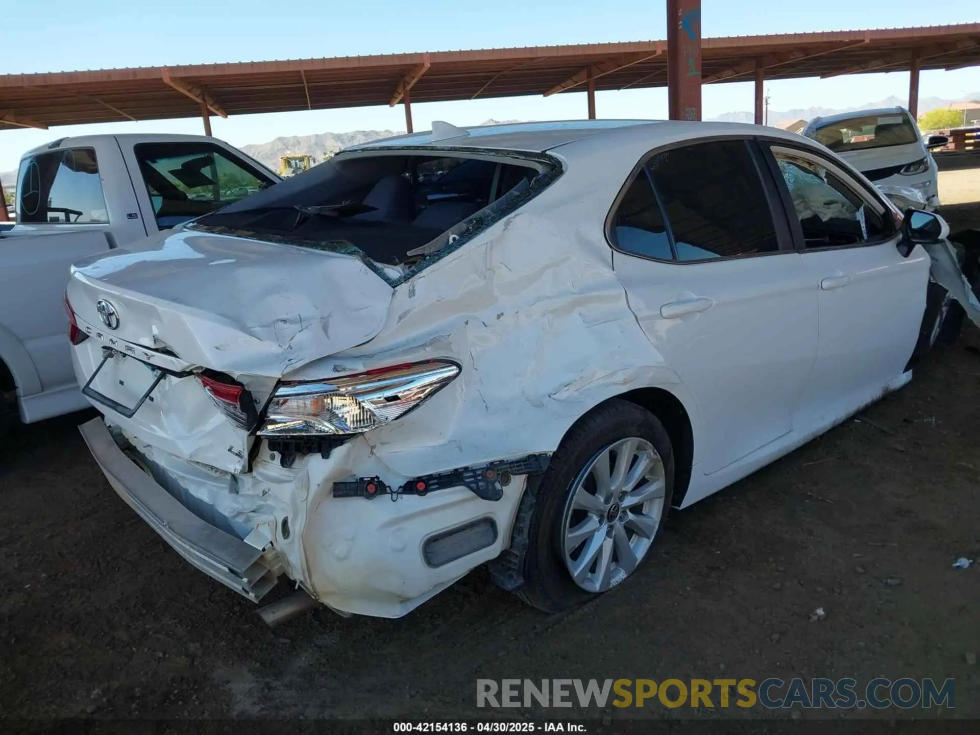 4 Photograph of a damaged car 4T1C11AK1LU366915 TOYOTA CAMRY 2020