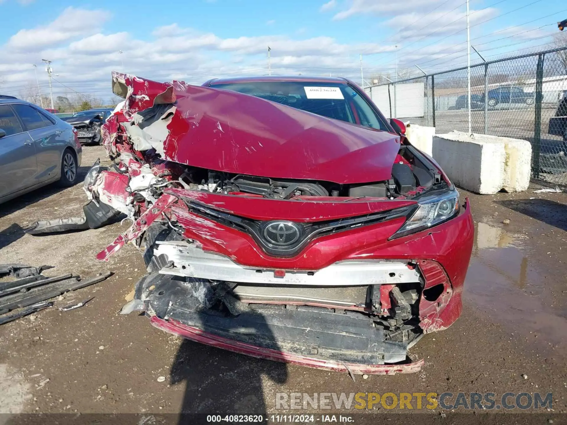 13 Photograph of a damaged car 4T1C11AK1LU377526 TOYOTA CAMRY 2020