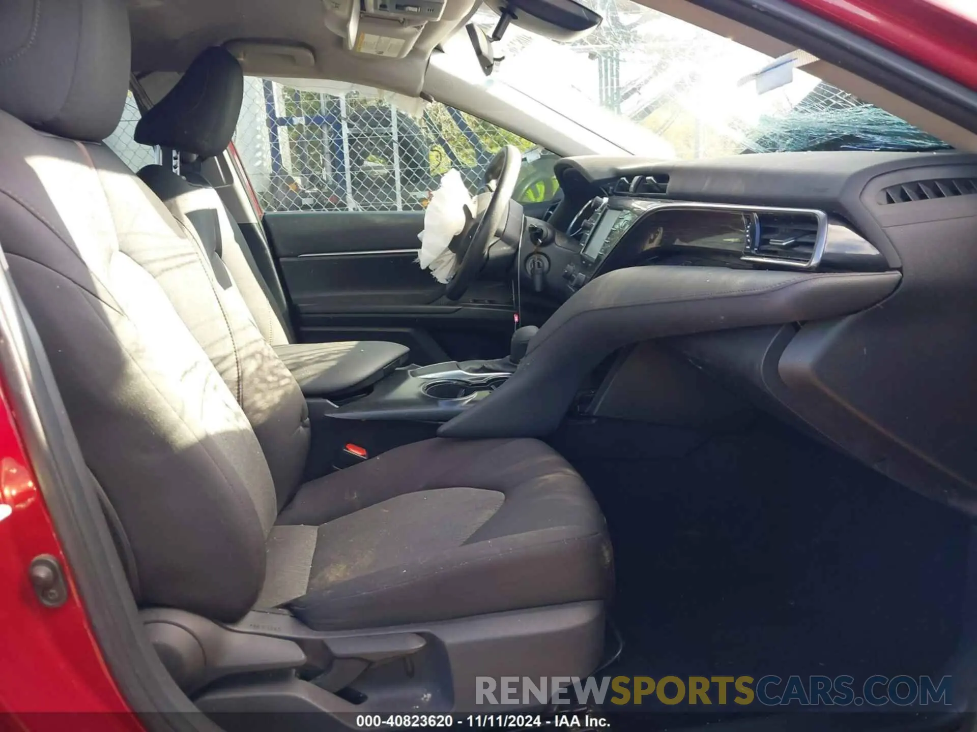 5 Photograph of a damaged car 4T1C11AK1LU377526 TOYOTA CAMRY 2020