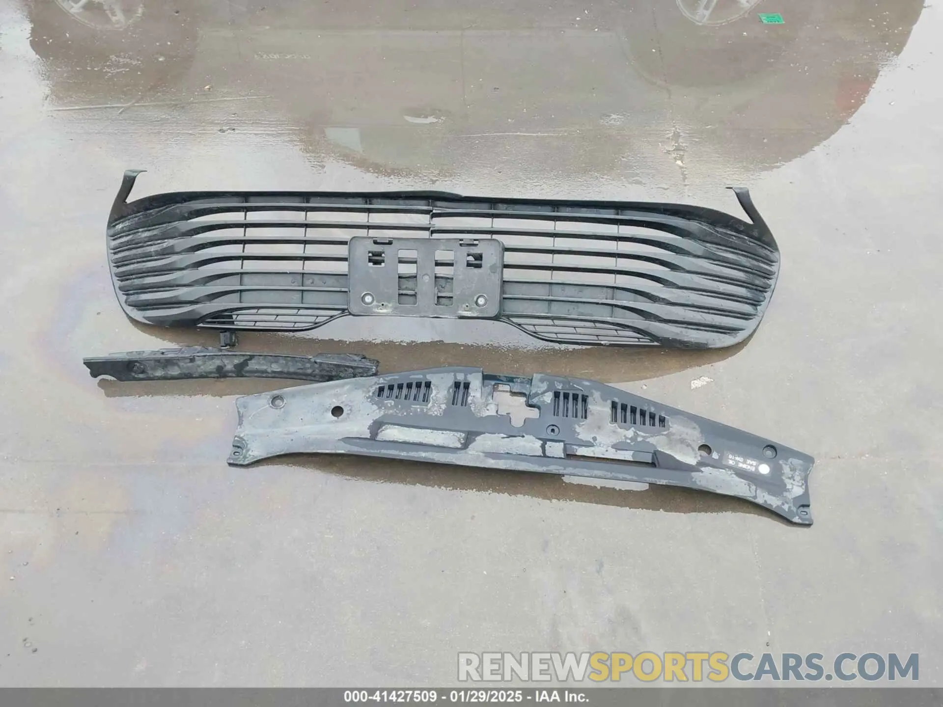 12 Photograph of a damaged car 4T1C11AK1LU382855 TOYOTA CAMRY 2020