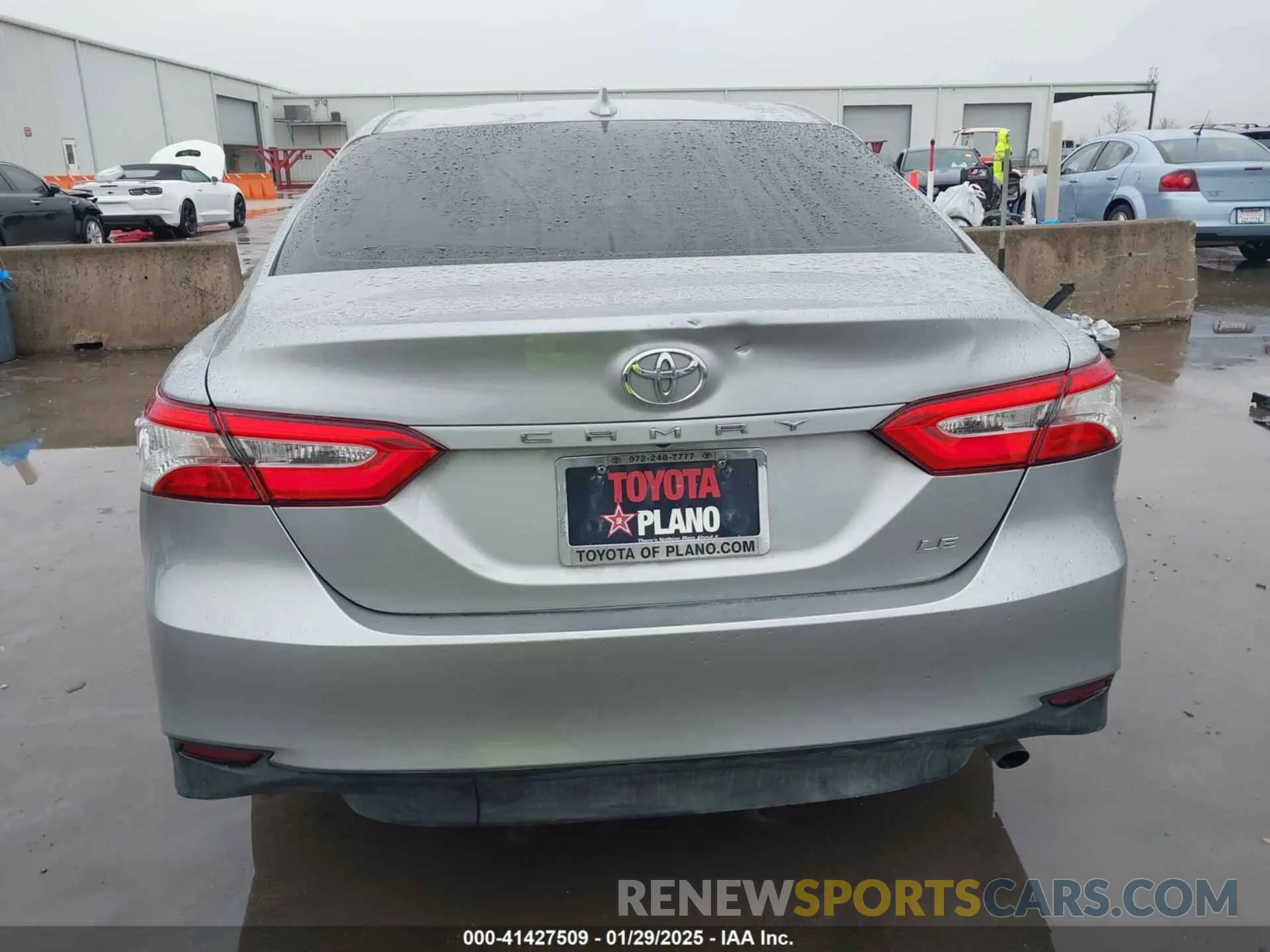 18 Photograph of a damaged car 4T1C11AK1LU382855 TOYOTA CAMRY 2020