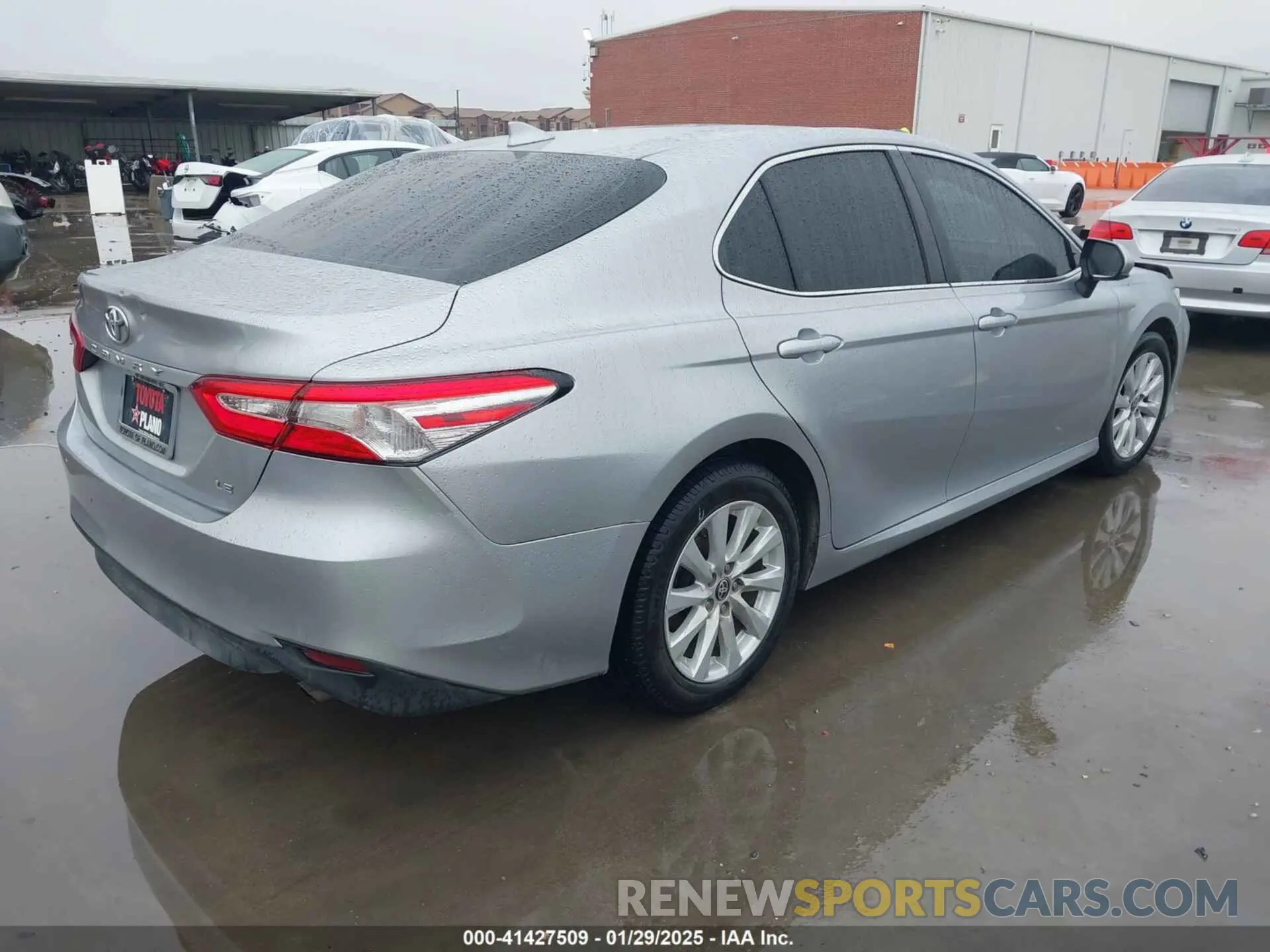 4 Photograph of a damaged car 4T1C11AK1LU382855 TOYOTA CAMRY 2020