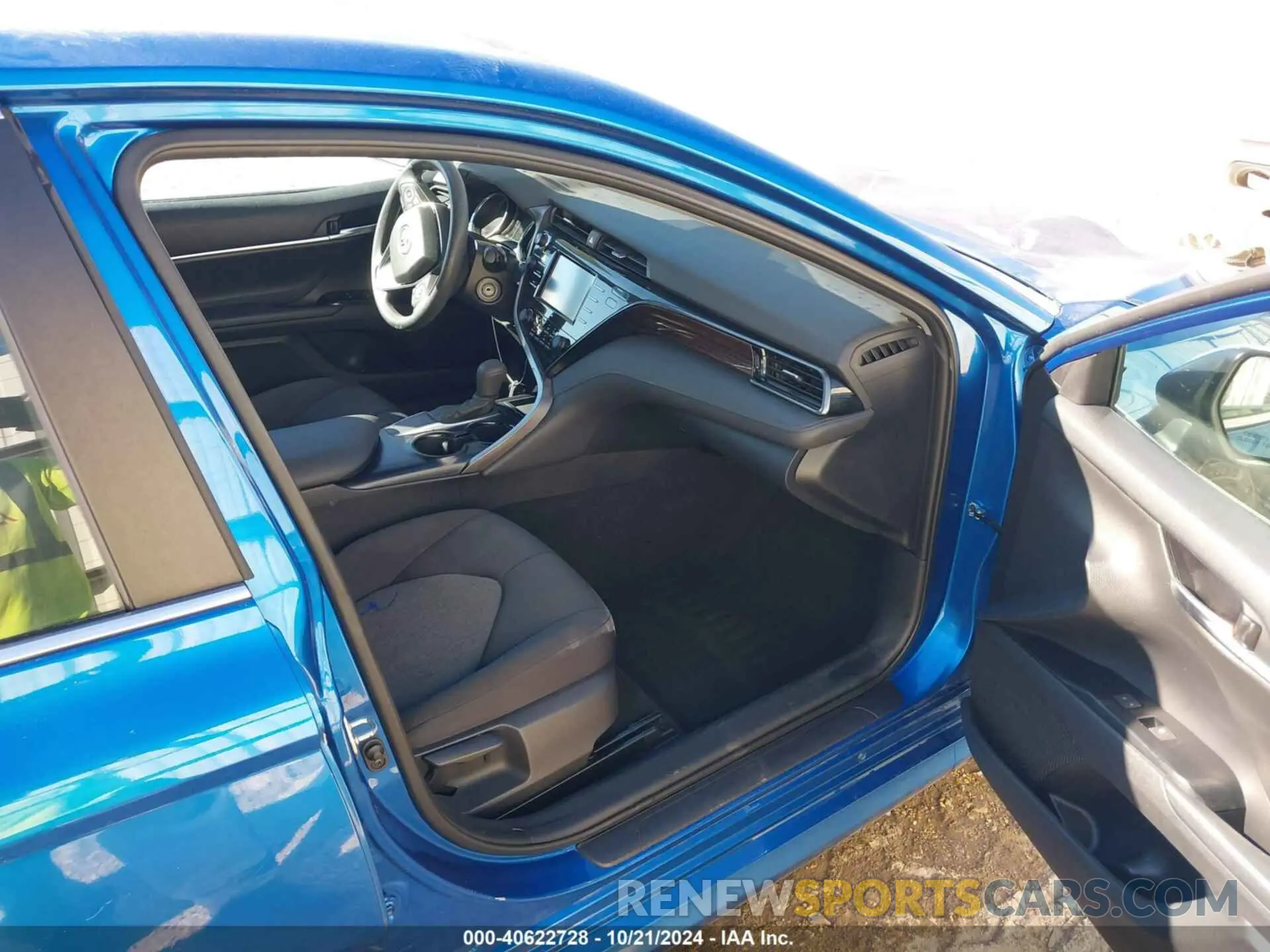 5 Photograph of a damaged car 4T1C11AK1LU387313 TOYOTA CAMRY 2020