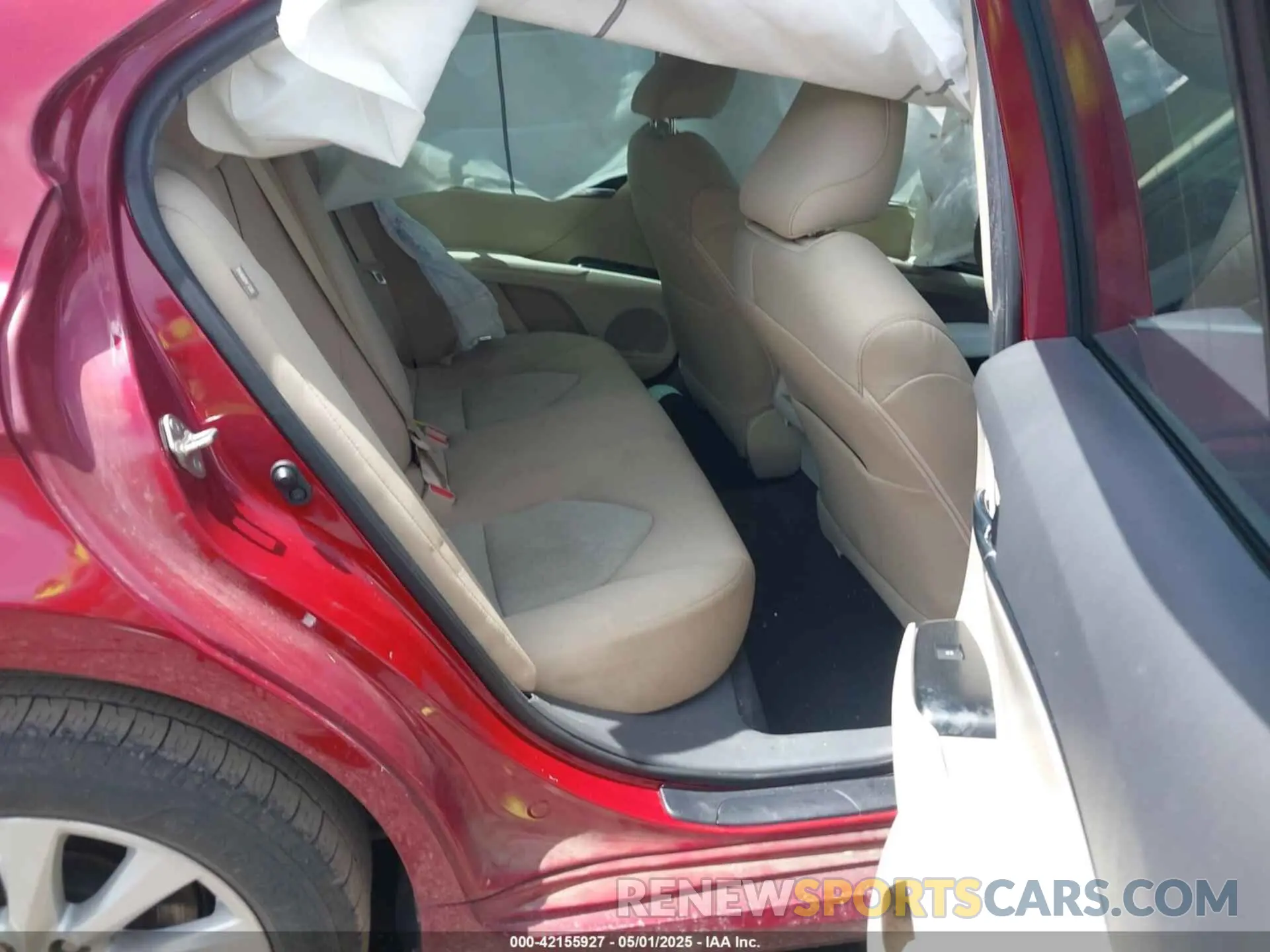 8 Photograph of a damaged car 4T1C11AK1LU862992 TOYOTA CAMRY 2020