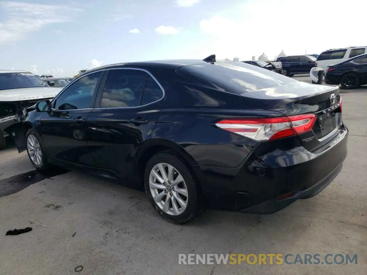 2 Фотография поврежденного автомобиля 4T1C11AK1LU877220 TOYOTA CAMRY 2020