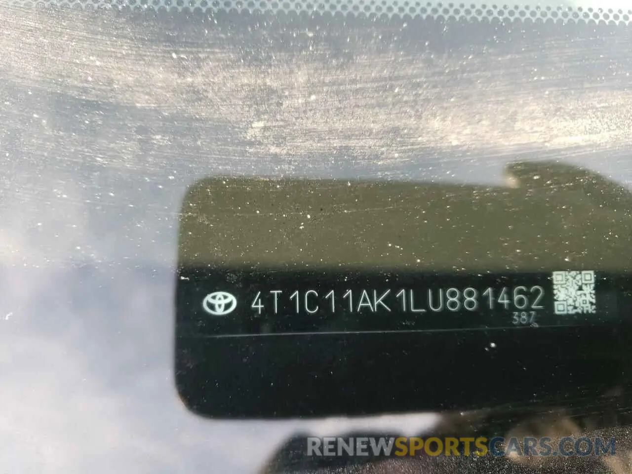 12 Photograph of a damaged car 4T1C11AK1LU881462 TOYOTA CAMRY 2020