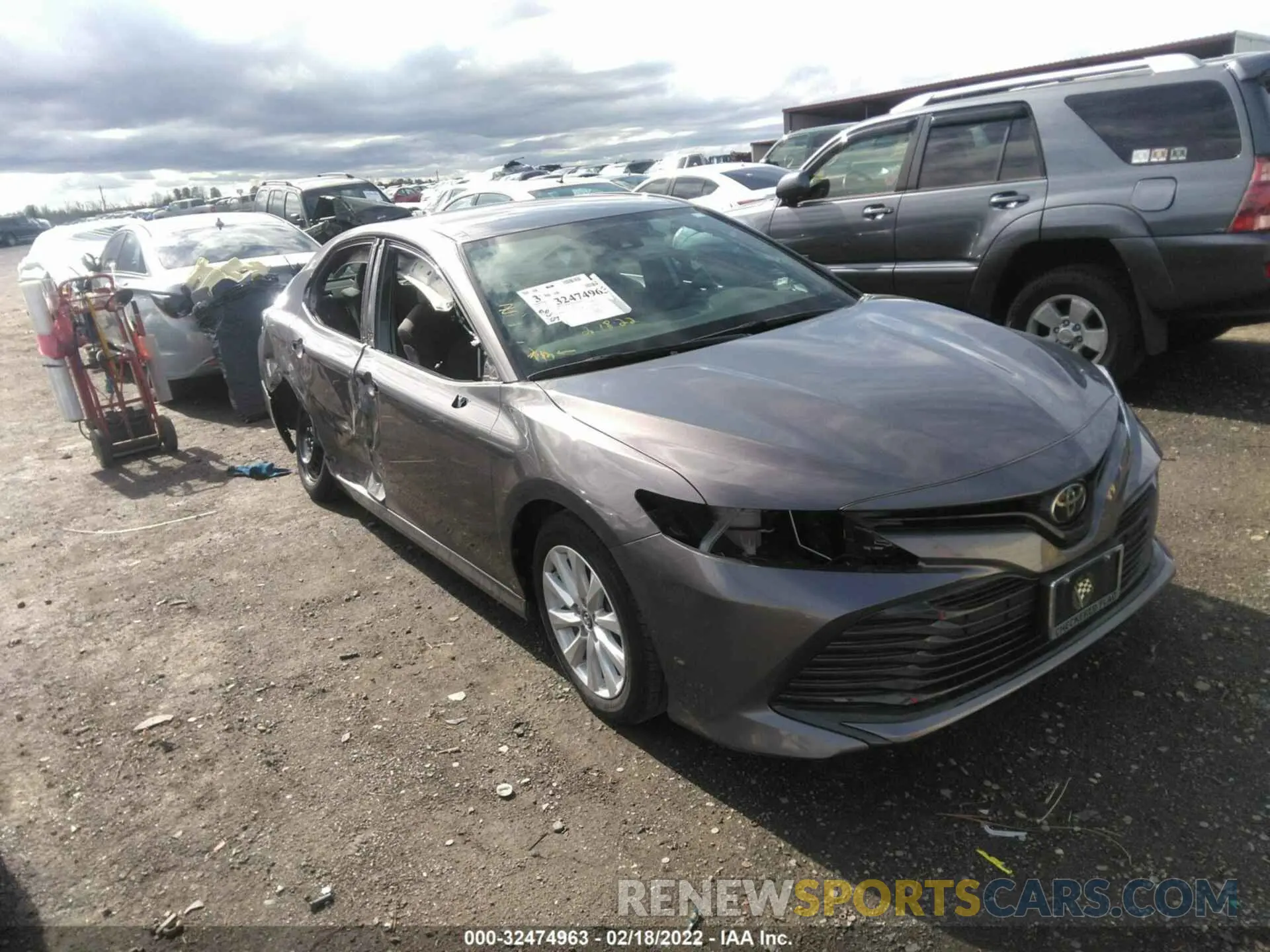 1 Фотография поврежденного автомобиля 4T1C11AK1LU911608 TOYOTA CAMRY 2020