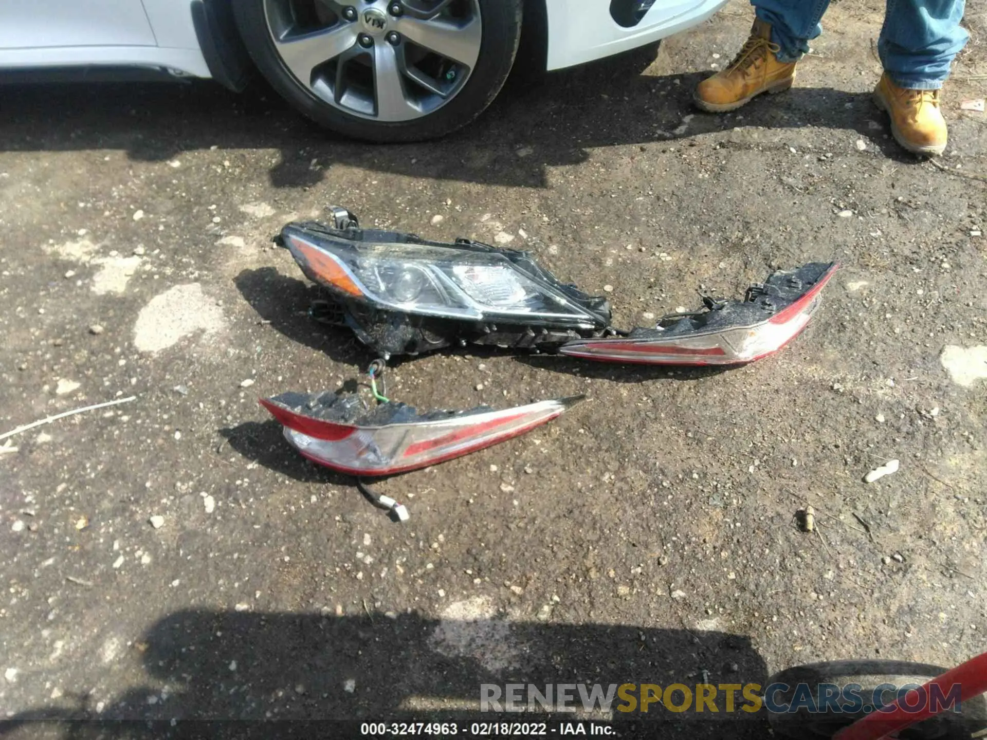 12 Фотография поврежденного автомобиля 4T1C11AK1LU911608 TOYOTA CAMRY 2020