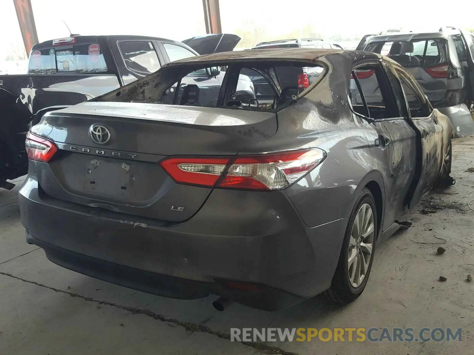 4 Photograph of a damaged car 4T1C11AK1LU957049 TOYOTA CAMRY 2020