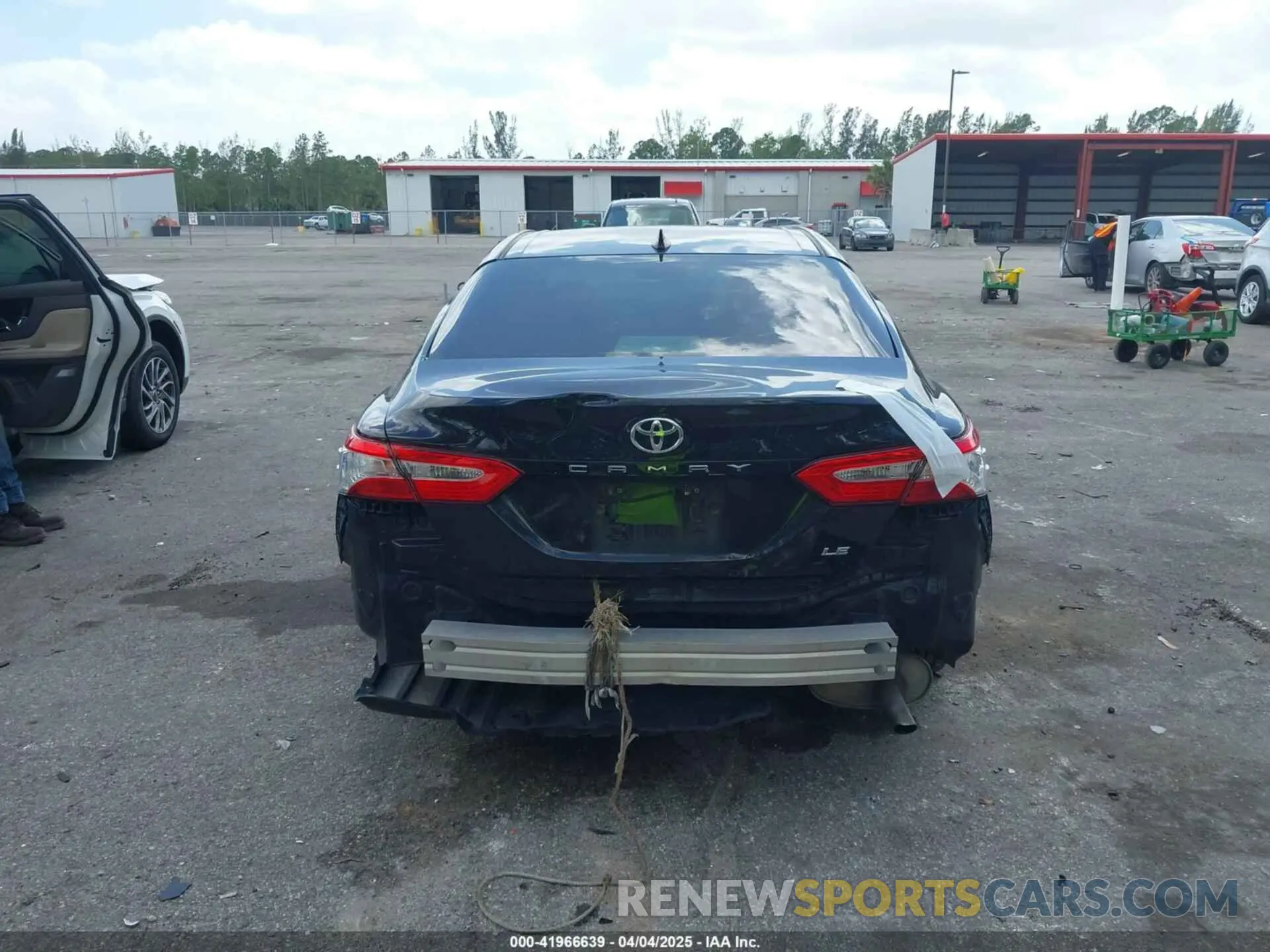 15 Фотография поврежденного автомобиля 4T1C11AK1LU986972 TOYOTA CAMRY 2020