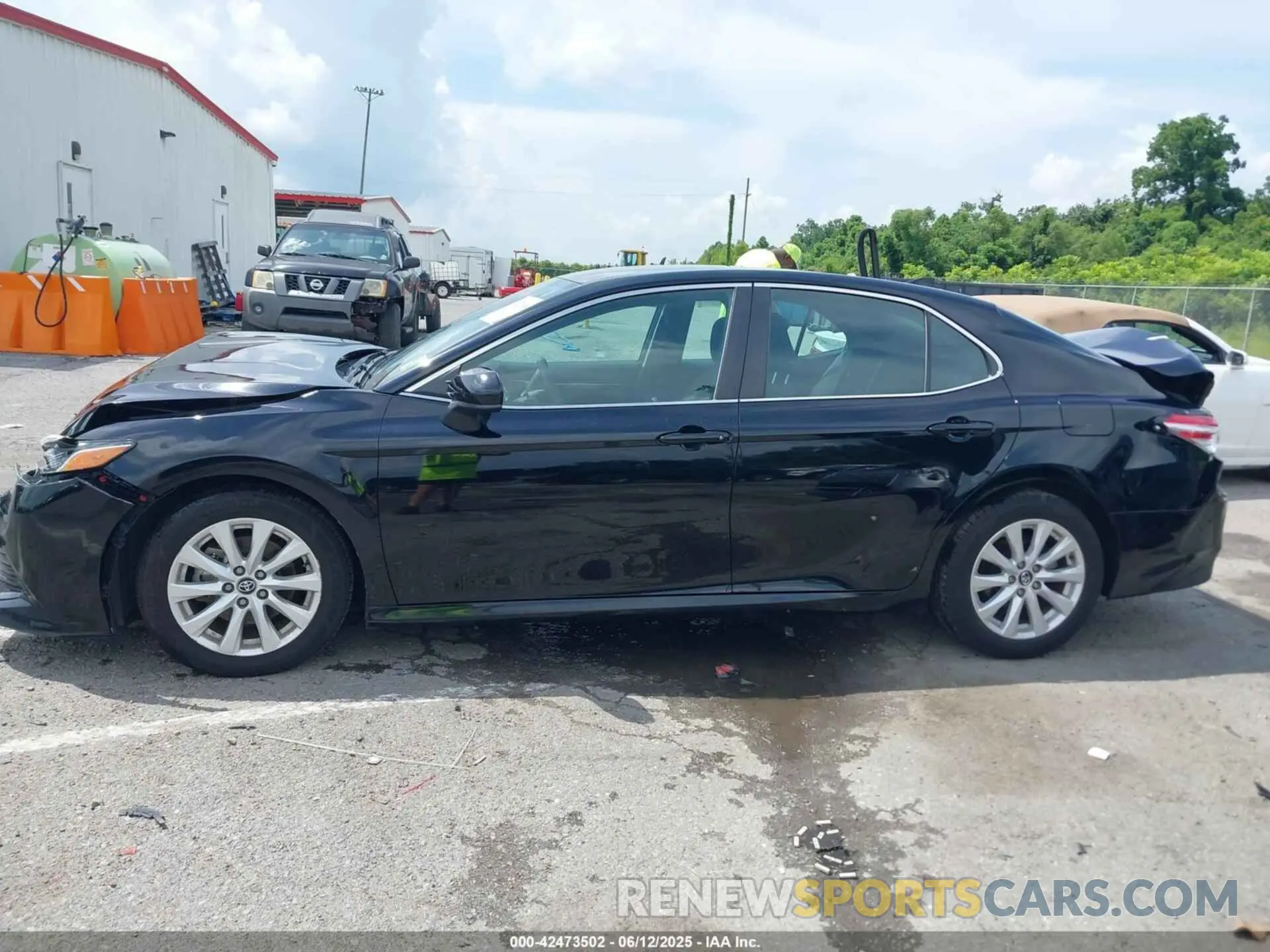 14 Photograph of a damaged car 4T1C11AK2LU317612 TOYOTA CAMRY 2020