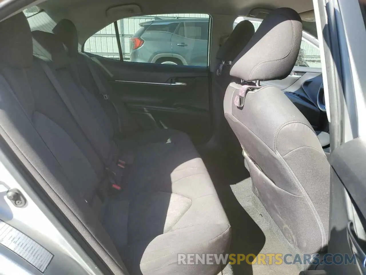 10 Photograph of a damaged car 4T1C11AK2LU330313 TOYOTA CAMRY 2020