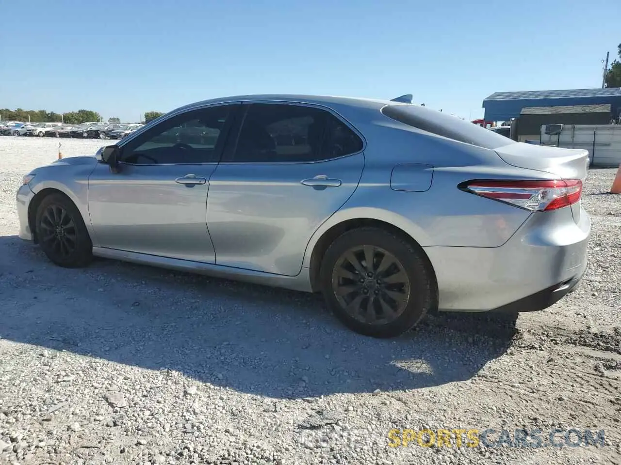 2 Photograph of a damaged car 4T1C11AK2LU330313 TOYOTA CAMRY 2020