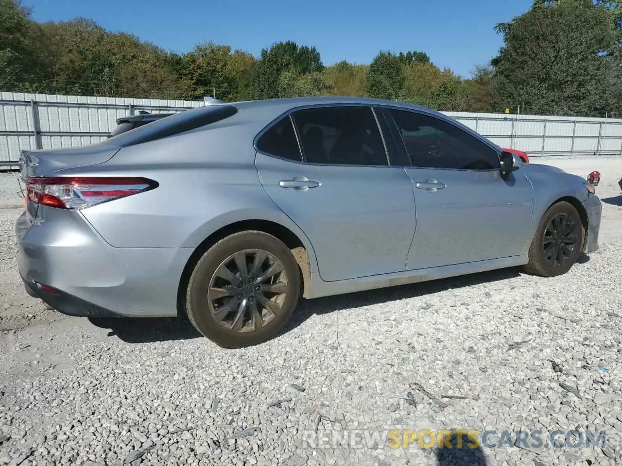 3 Photograph of a damaged car 4T1C11AK2LU330313 TOYOTA CAMRY 2020