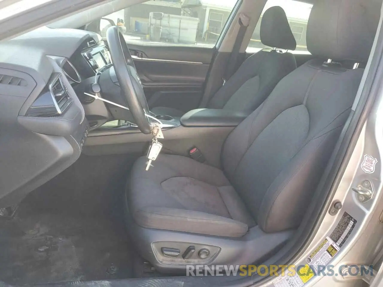 7 Photograph of a damaged car 4T1C11AK2LU330313 TOYOTA CAMRY 2020