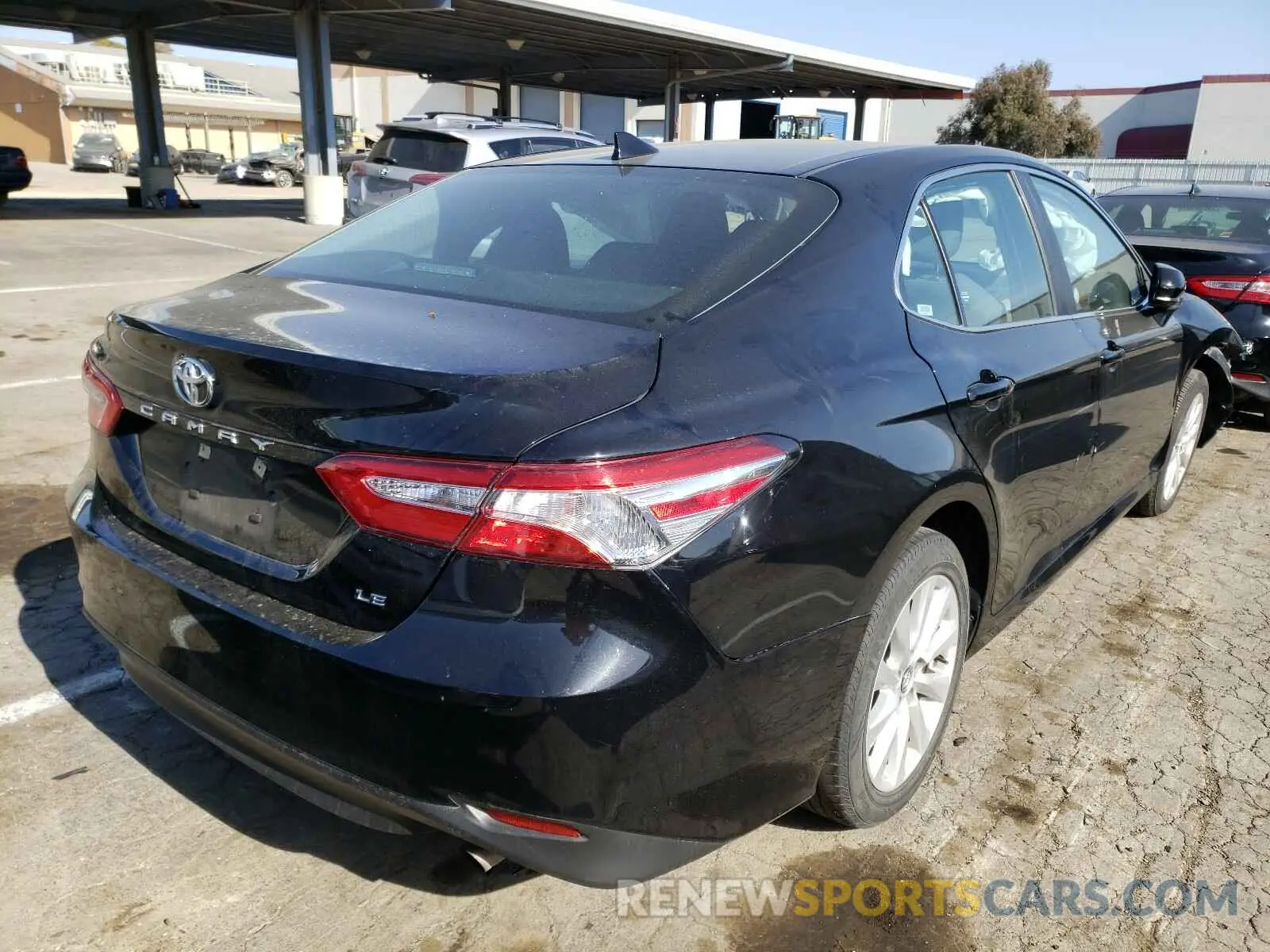 4 Photograph of a damaged car 4T1C11AK2LU331123 TOYOTA CAMRY 2020
