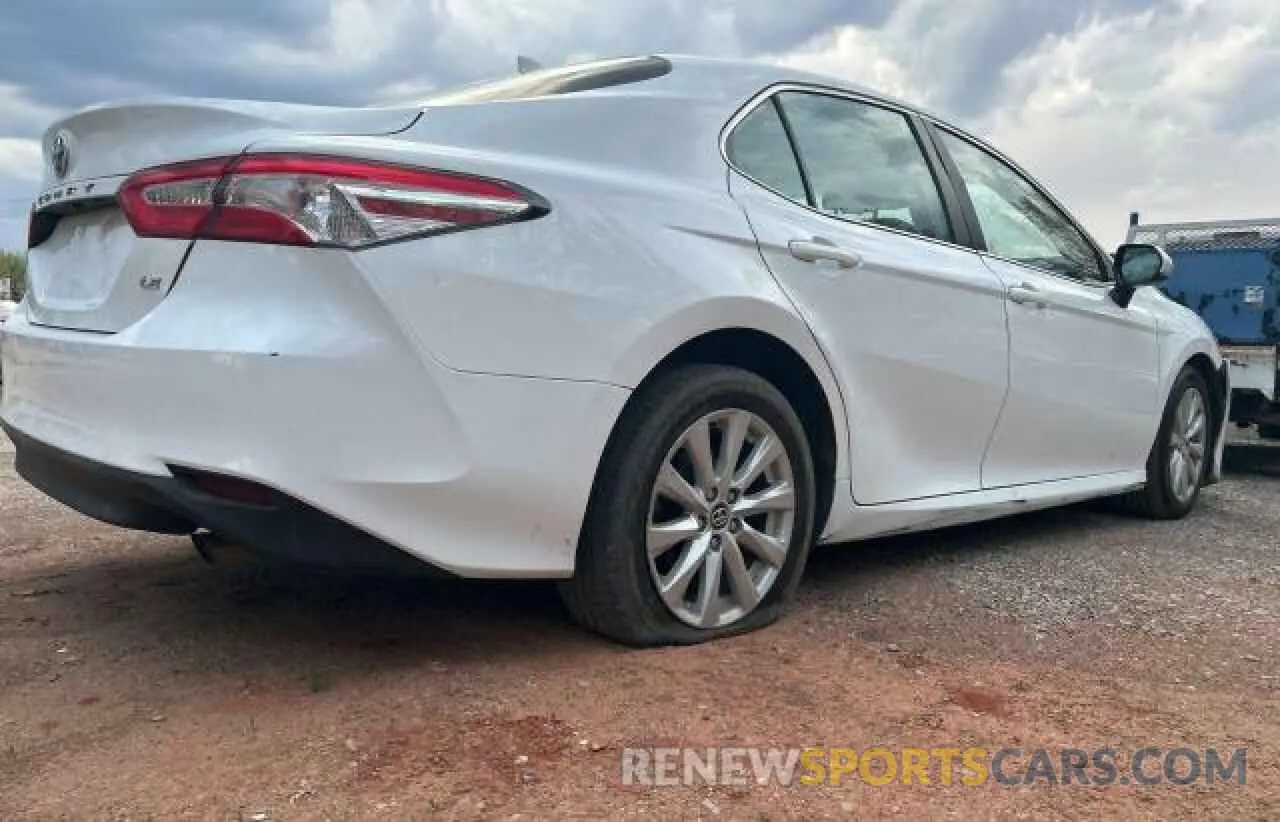 4 Photograph of a damaged car 4T1C11AK2LU347161 TOYOTA CAMRY 2020