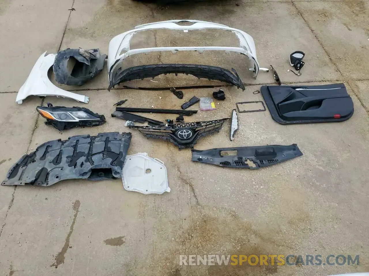 12 Фотография поврежденного автомобиля 4T1C11AK2LU361030 TOYOTA CAMRY 2020
