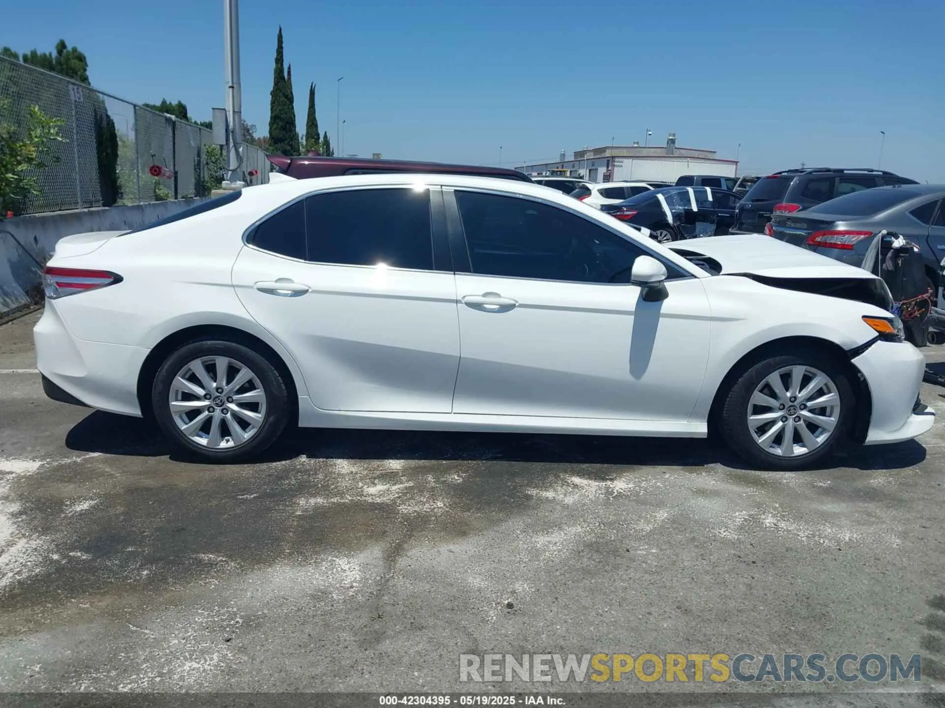 13 Фотография поврежденного автомобиля 4T1C11AK2LU362923 TOYOTA CAMRY 2020