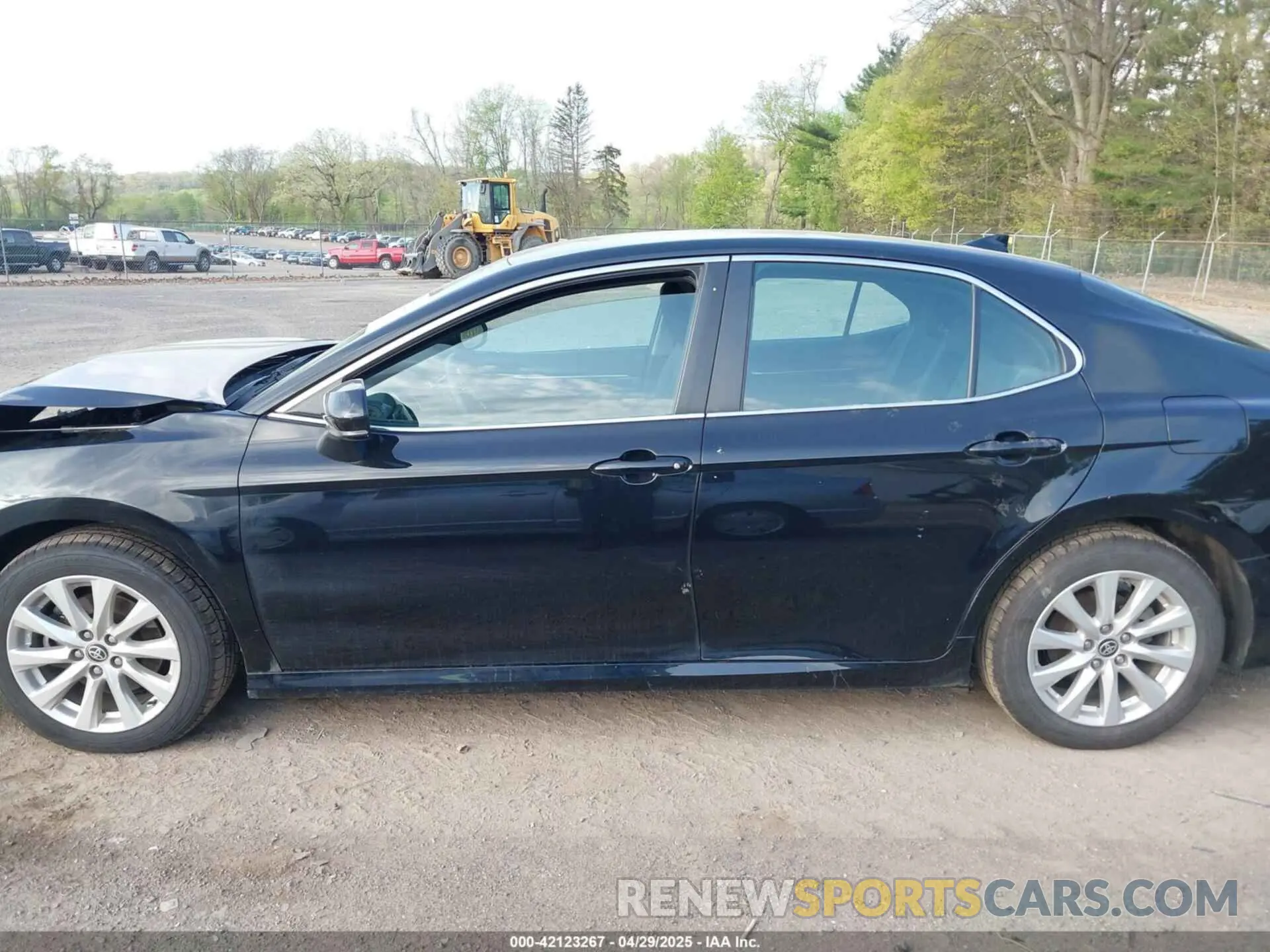 15 Photograph of a damaged car 4T1C11AK2LU393699 TOYOTA CAMRY 2020