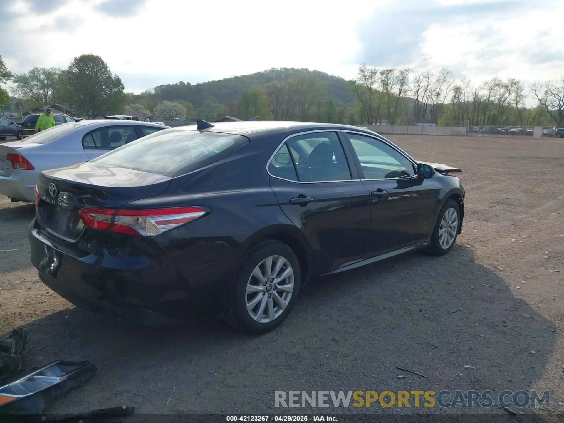 4 Photograph of a damaged car 4T1C11AK2LU393699 TOYOTA CAMRY 2020