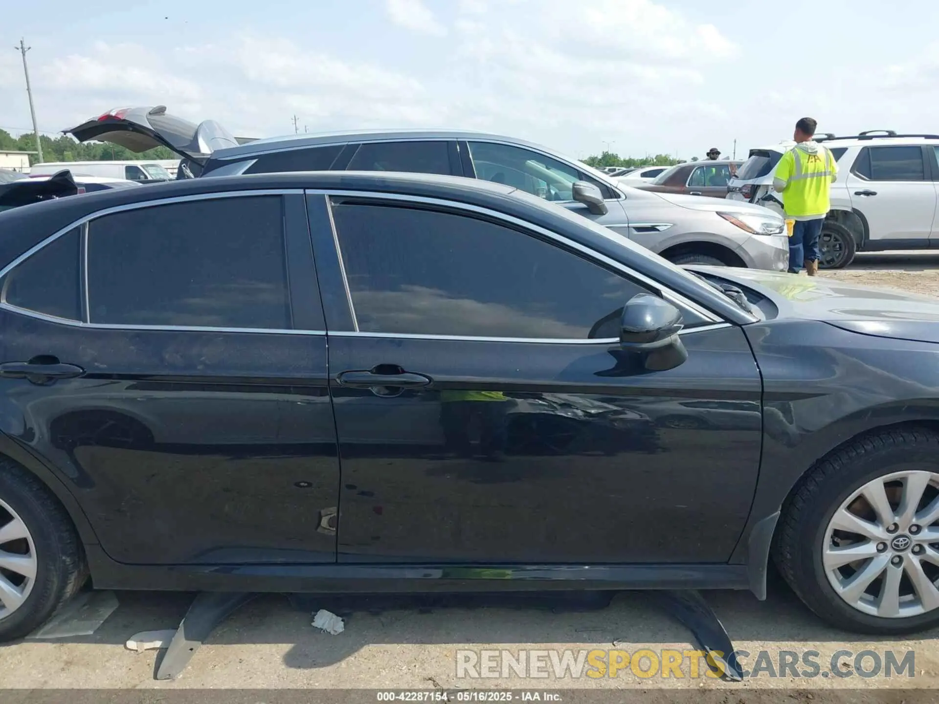 14 Фотография поврежденного автомобиля 4T1C11AK2LU873340 TOYOTA CAMRY 2020