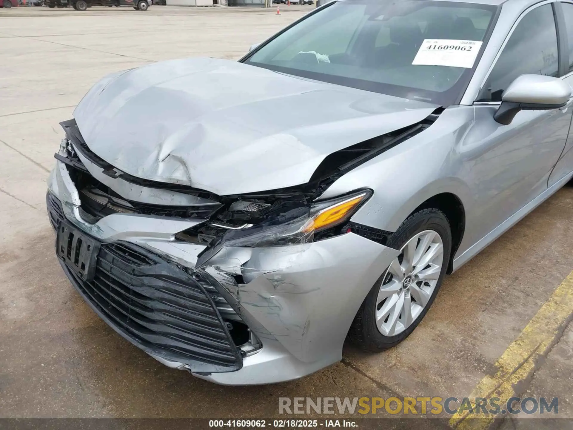 6 Photograph of a damaged car 4T1C11AK2LU904246 TOYOTA CAMRY 2020