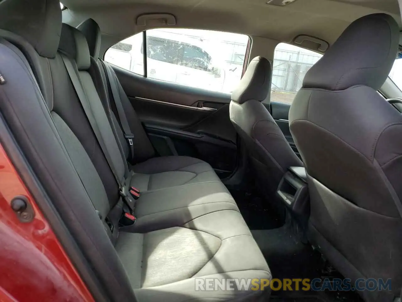 10 Photograph of a damaged car 4T1C11AK2LU916154 TOYOTA CAMRY 2020