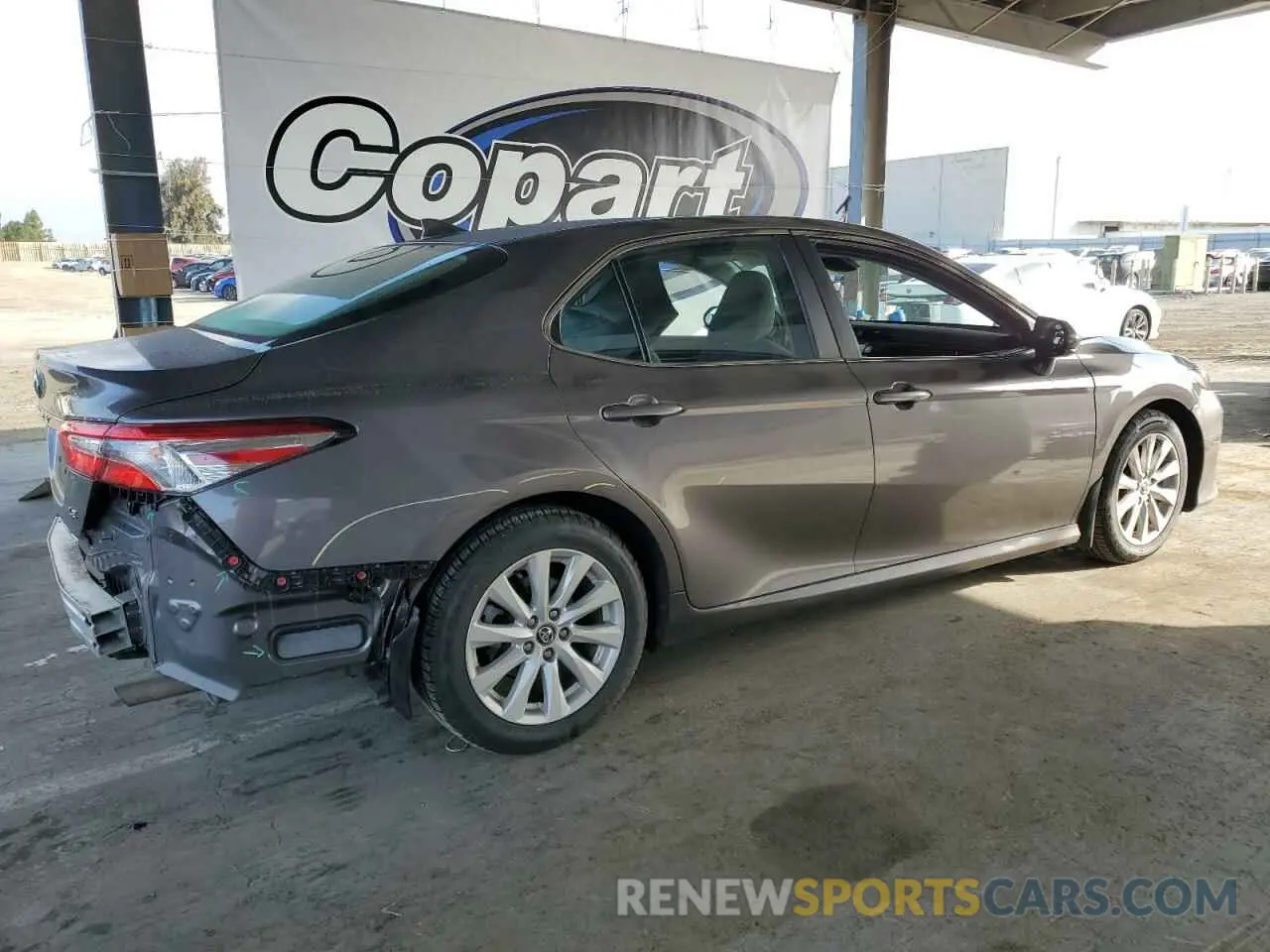 3 Фотография поврежденного автомобиля 4T1C11AK2LU924691 TOYOTA CAMRY 2020