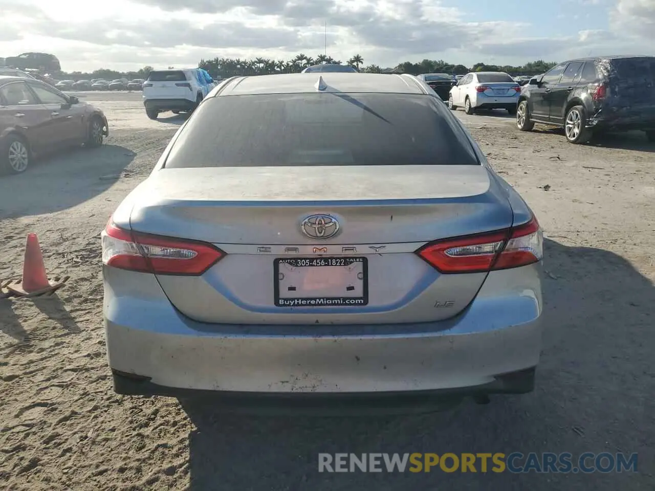 6 Photograph of a damaged car 4T1C11AK2LU939787 TOYOTA CAMRY 2020