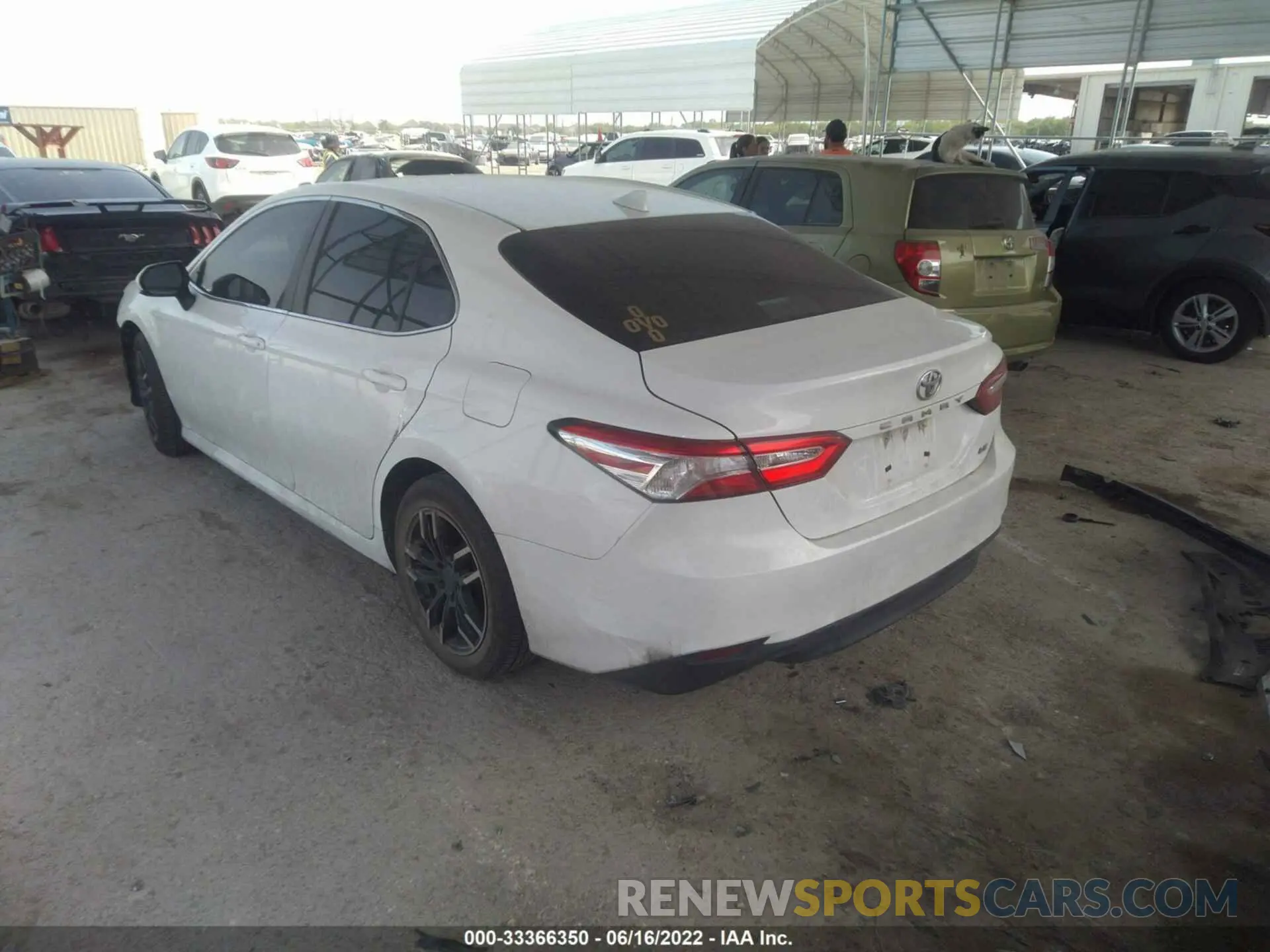 3 Фотография поврежденного автомобиля 4T1C11AK2LU943449 TOYOTA CAMRY 2020