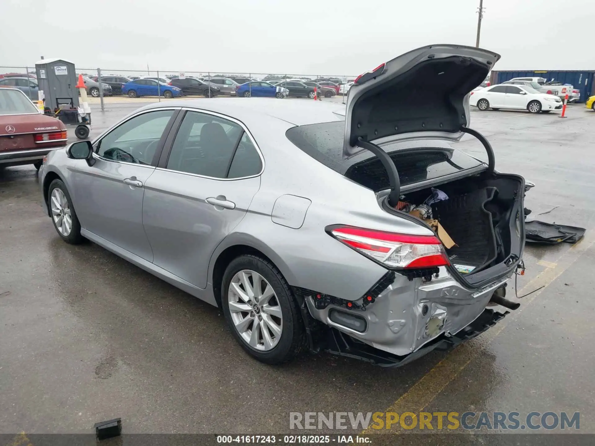 3 Фотография поврежденного автомобиля 4T1C11AK2LU958355 TOYOTA CAMRY 2020
