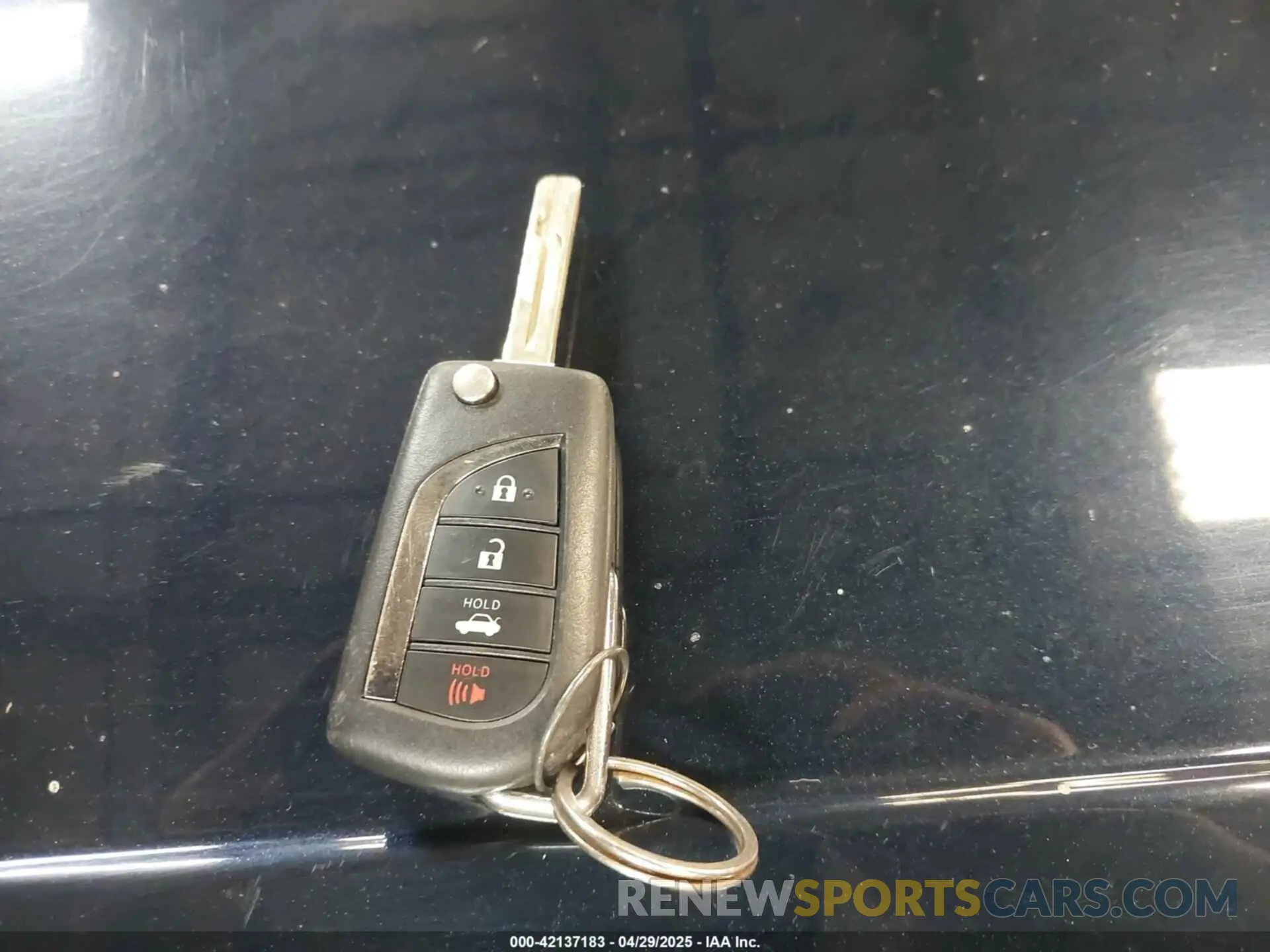 11 Photograph of a damaged car 4T1C11AK2LU970425 TOYOTA CAMRY 2020
